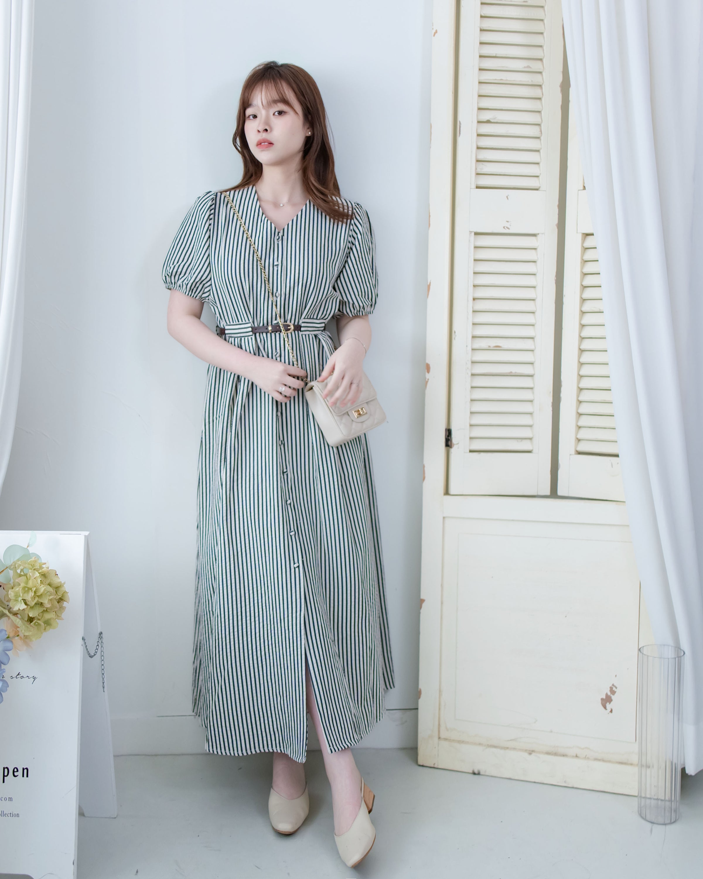 Stripe Belted Dress 流線開孔金扣腰帶直條紋修腰連身裙/ DS1115