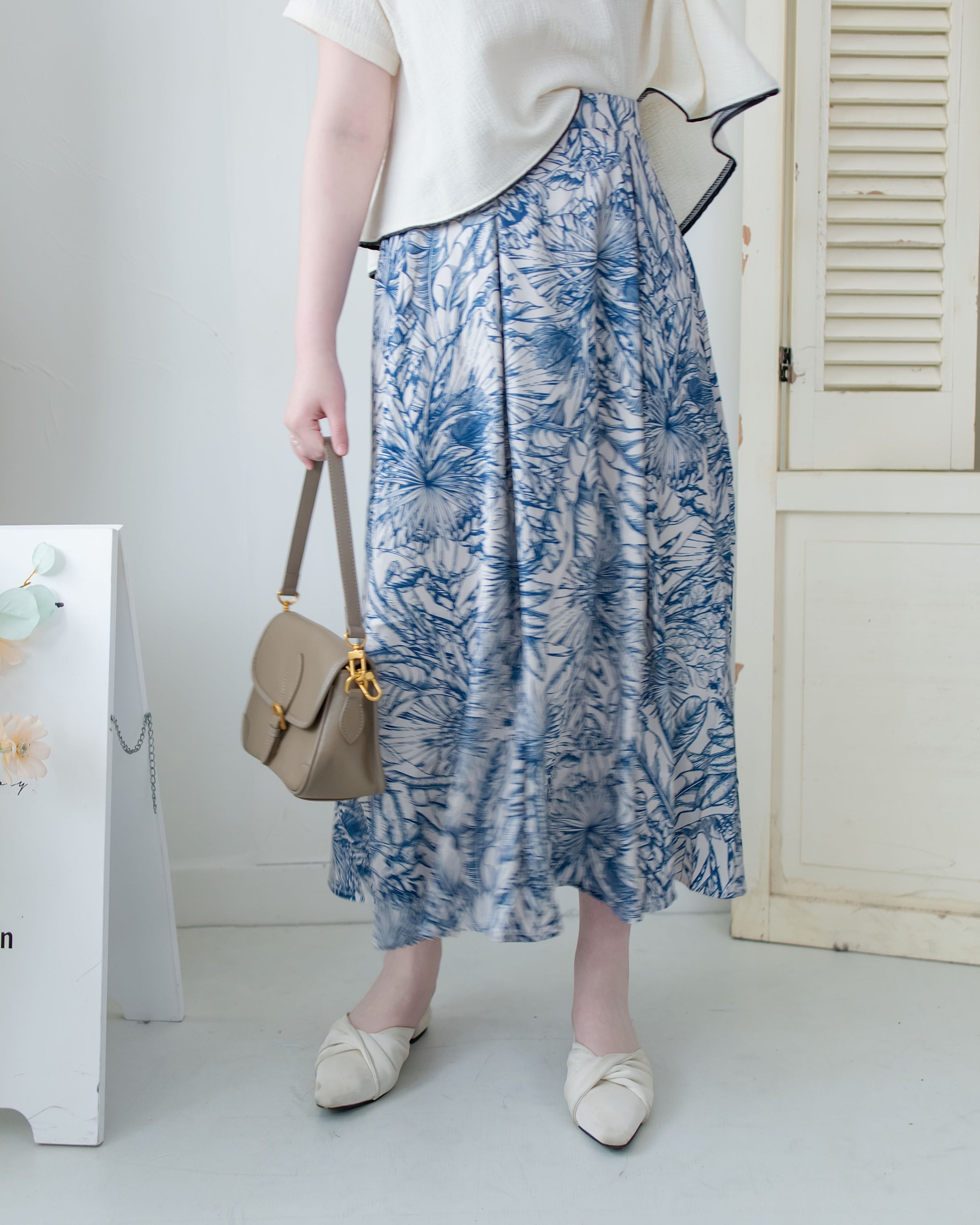 Champagne Floral Skirt 藍色線條花香檳質感面料傘裙/ SK8861 (pre-order 5月28截單)