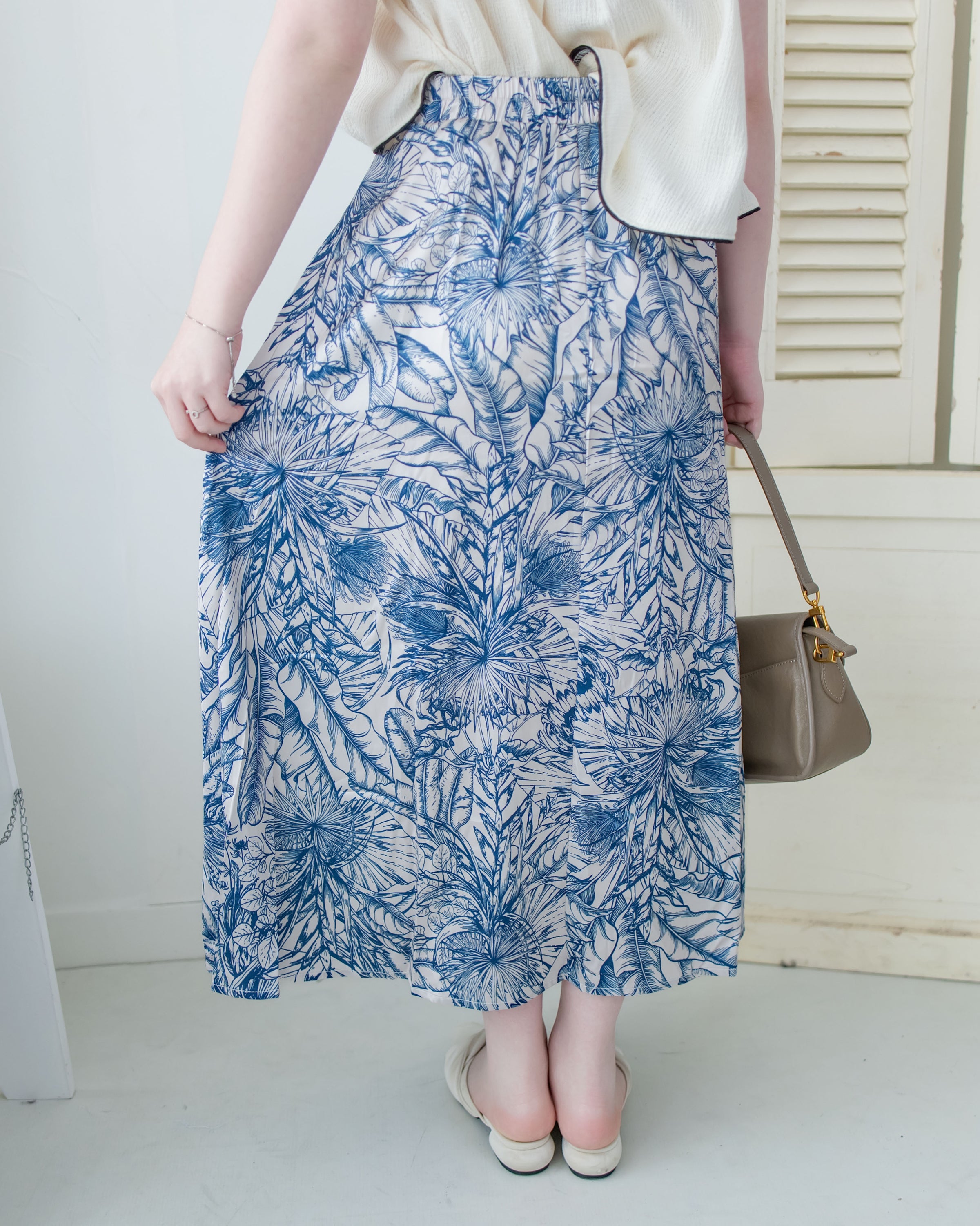 Champagne Floral Skirt 藍色線條花香檳質感面料傘裙/ SK8861 (pre-order 5月28截單)