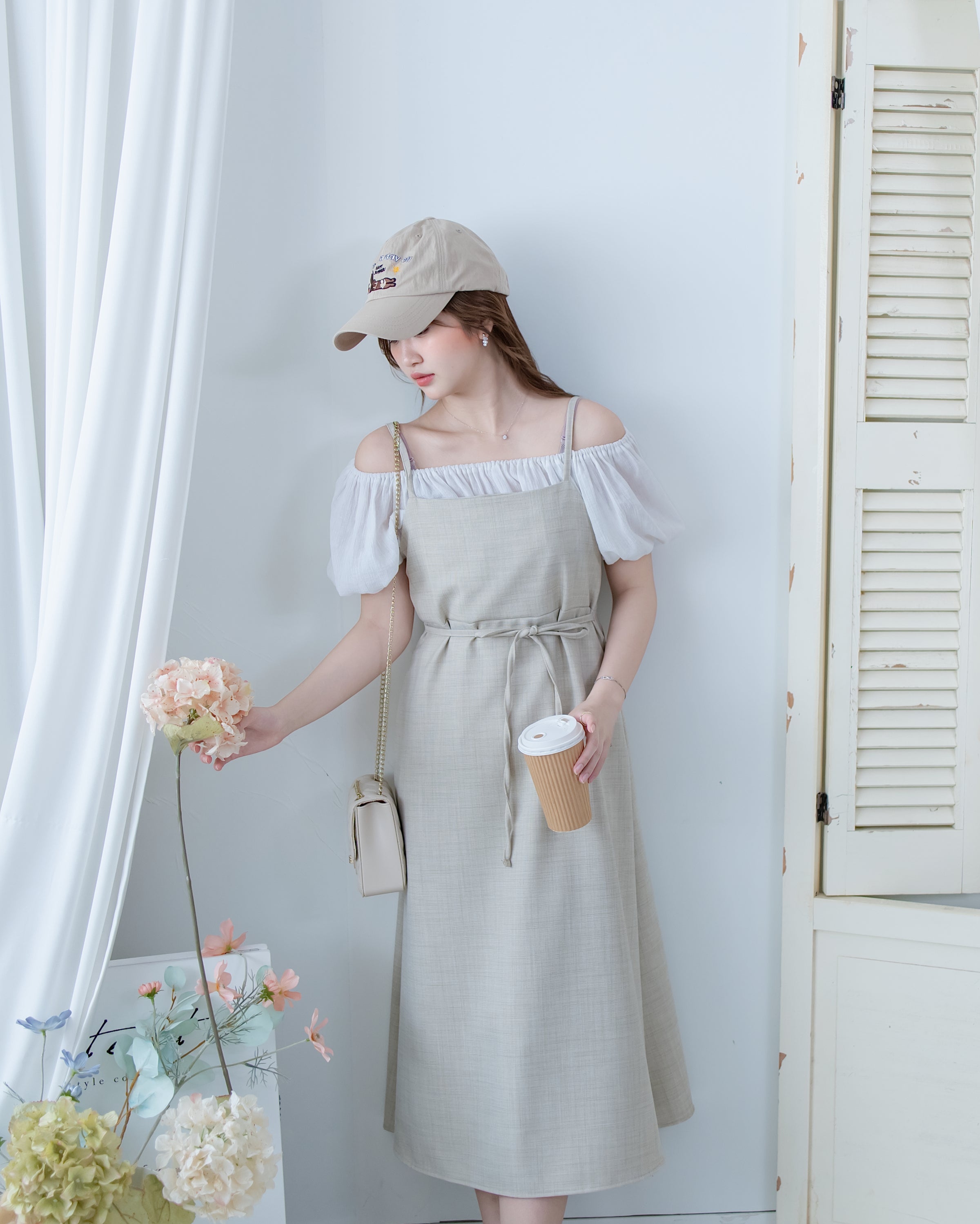Romantic Puff Blouse 薄紗泡泡袖彈性領上衣/ TP9223