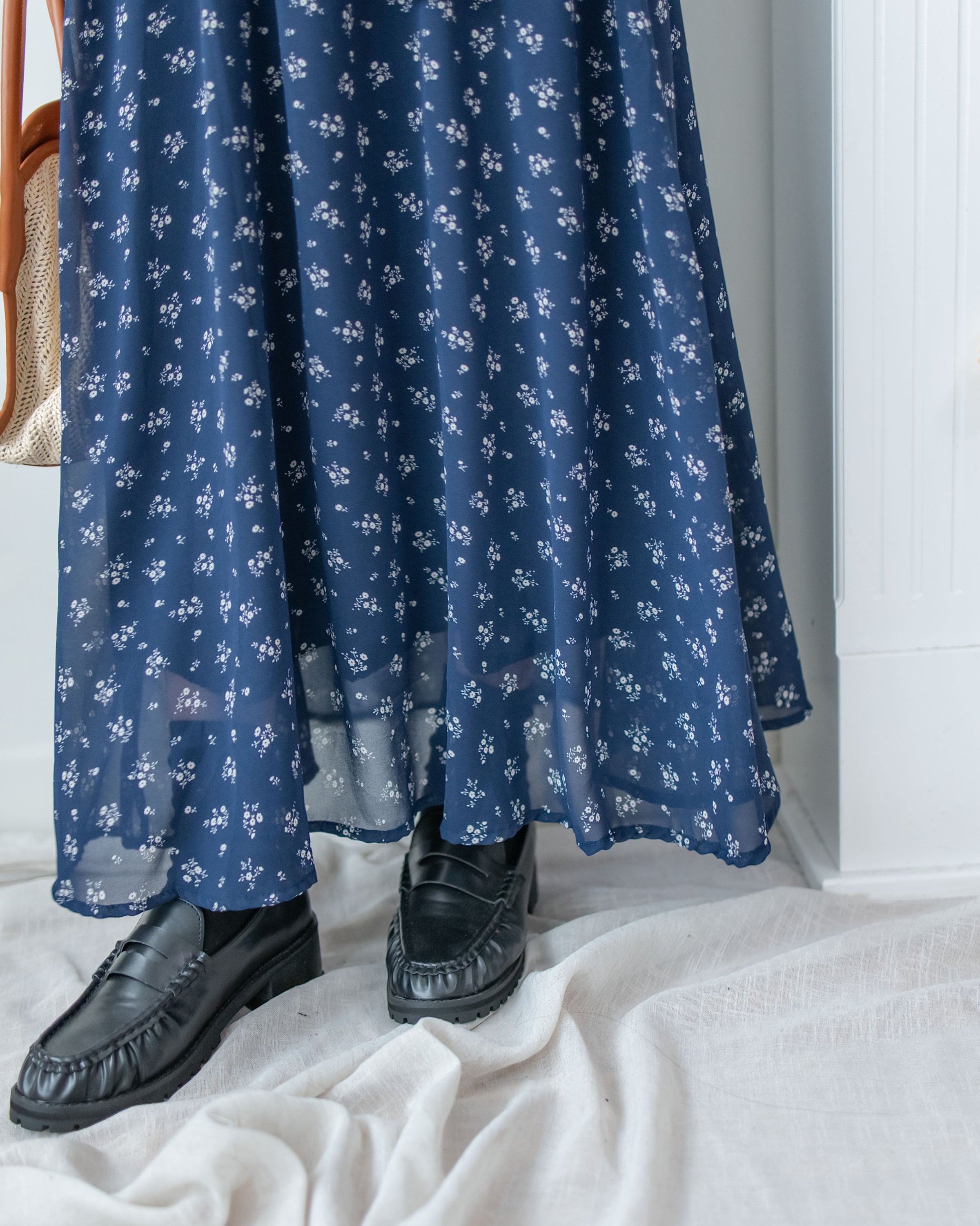 Chiffon Ribbon Dress 荷葉袖雪紡花束絲帶腰帶連身裙/ DS1133 (pre-order ivory/navy)