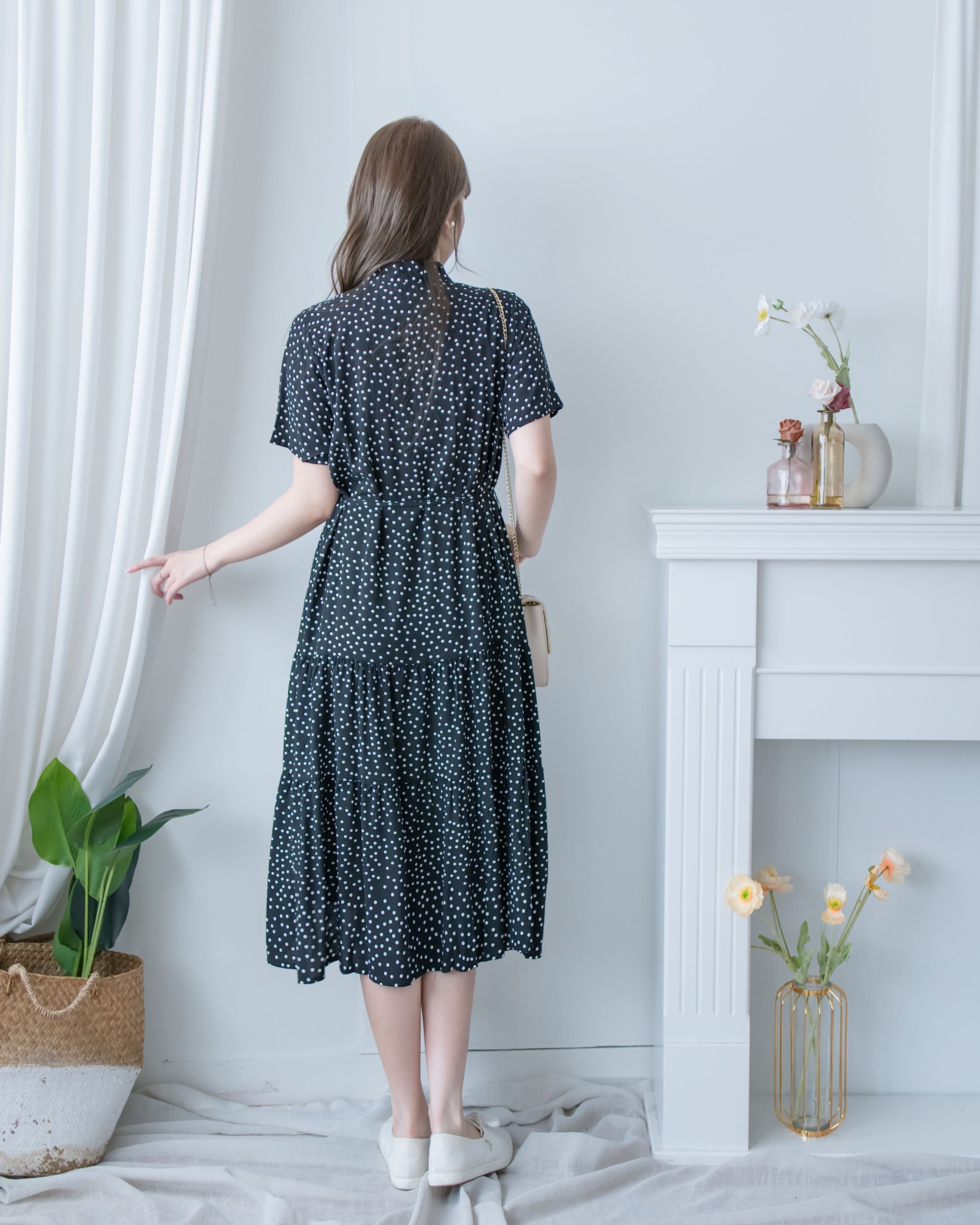 Snow Dot Dress 黑色雪花點點小V領層次修腰連身裙/ DS1135