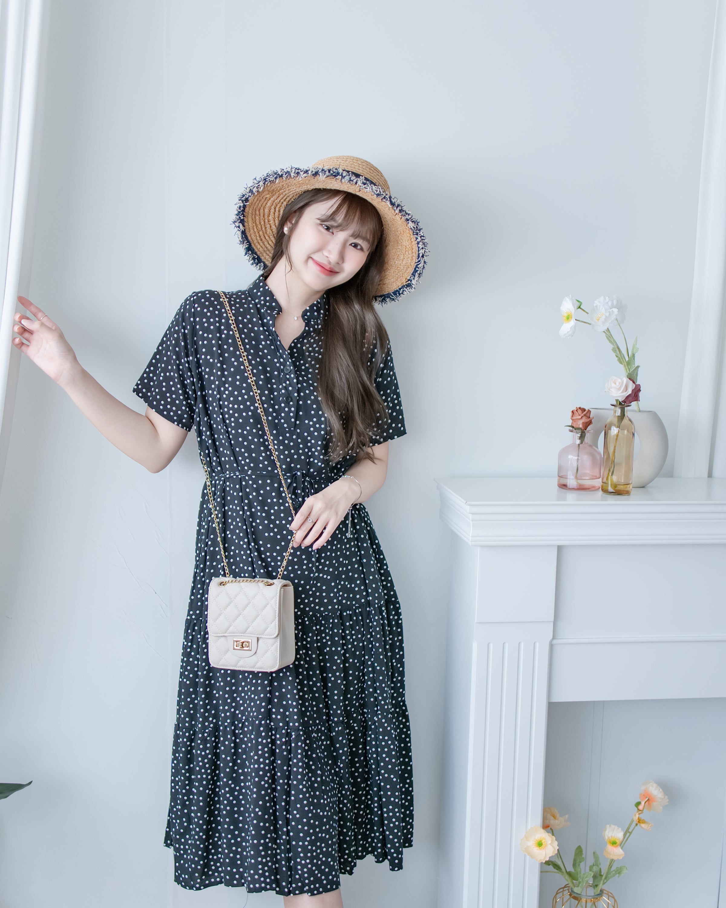 Snow Dot Dress 黑色雪花點點小V領層次修腰連身裙/ DS1135