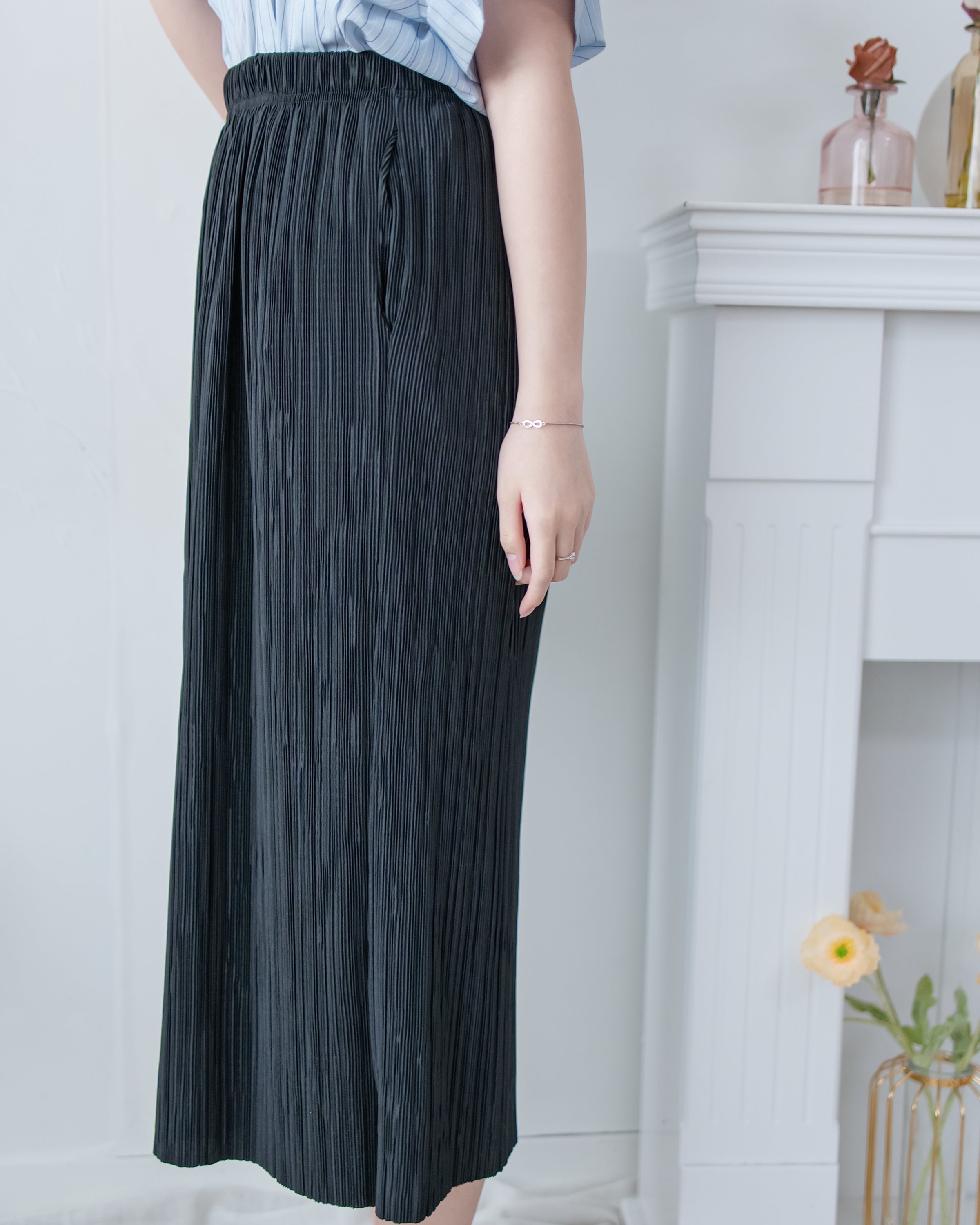 Pleated Shimmer Skirt 微光澤防皺顯瘦直條紋口袋長裙/ SK8943 (pre-order black)