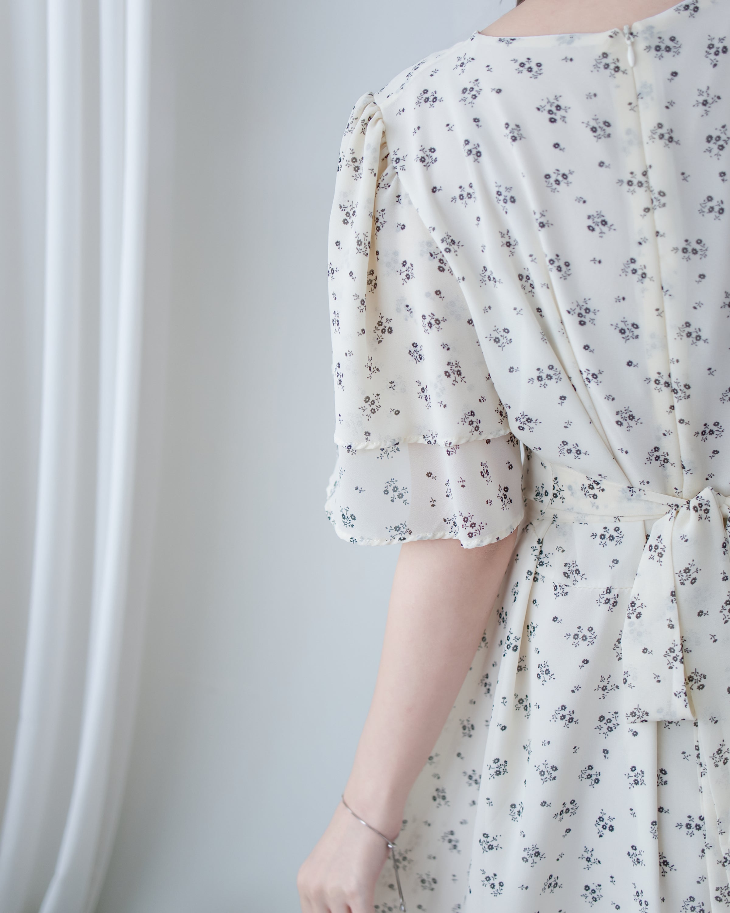 Chiffon Ribbon Dress 荷葉袖雪紡花束絲帶腰帶連身裙/ DS1133 (pre-order ivory/navy)