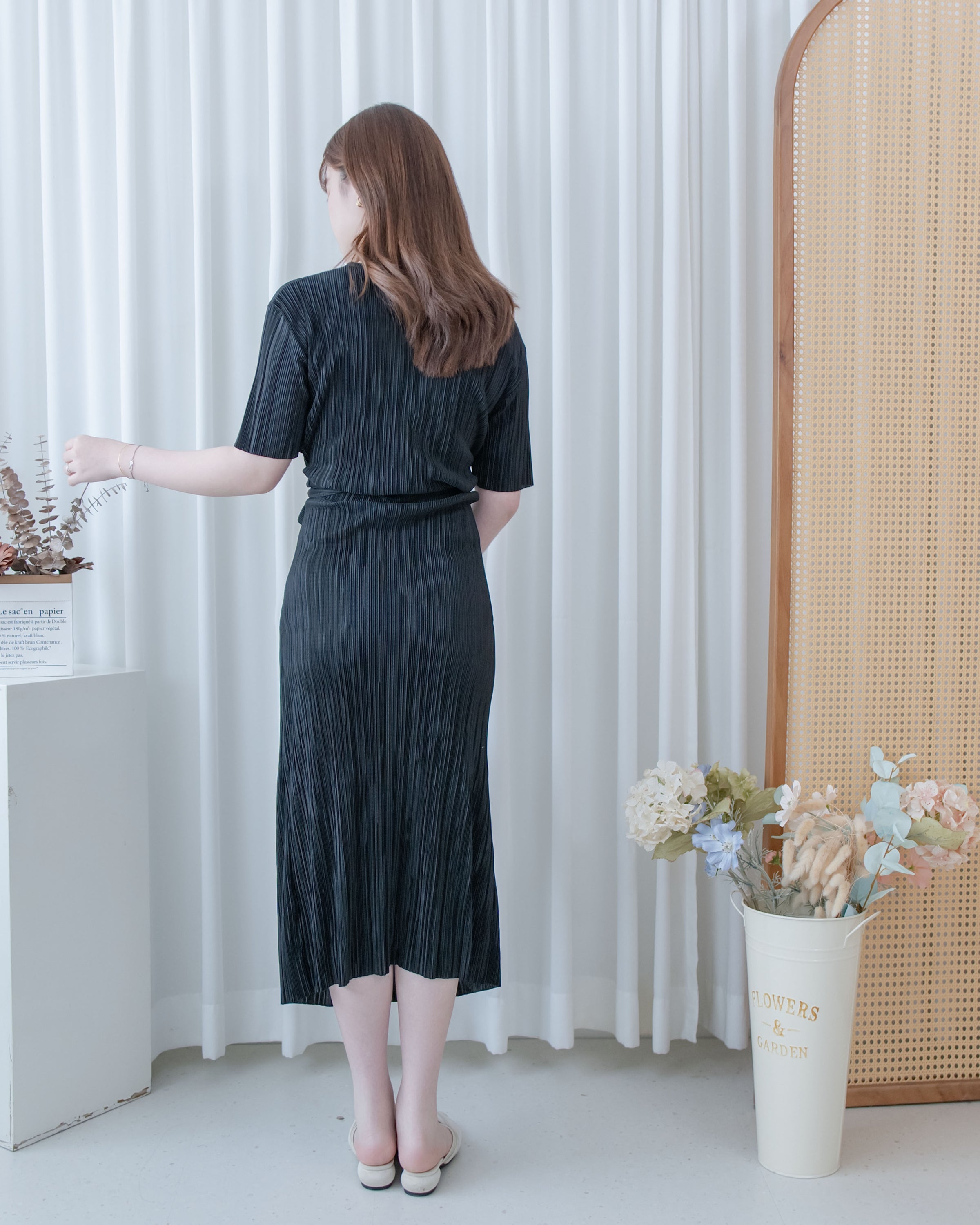 Wrap Dress 微光澤細褶交叉綁帶修身連身裙/ DS1137
