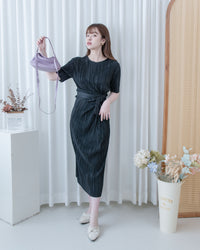 Wrap Dress 微光澤細褶交叉綁帶修身連身裙/ DS1137