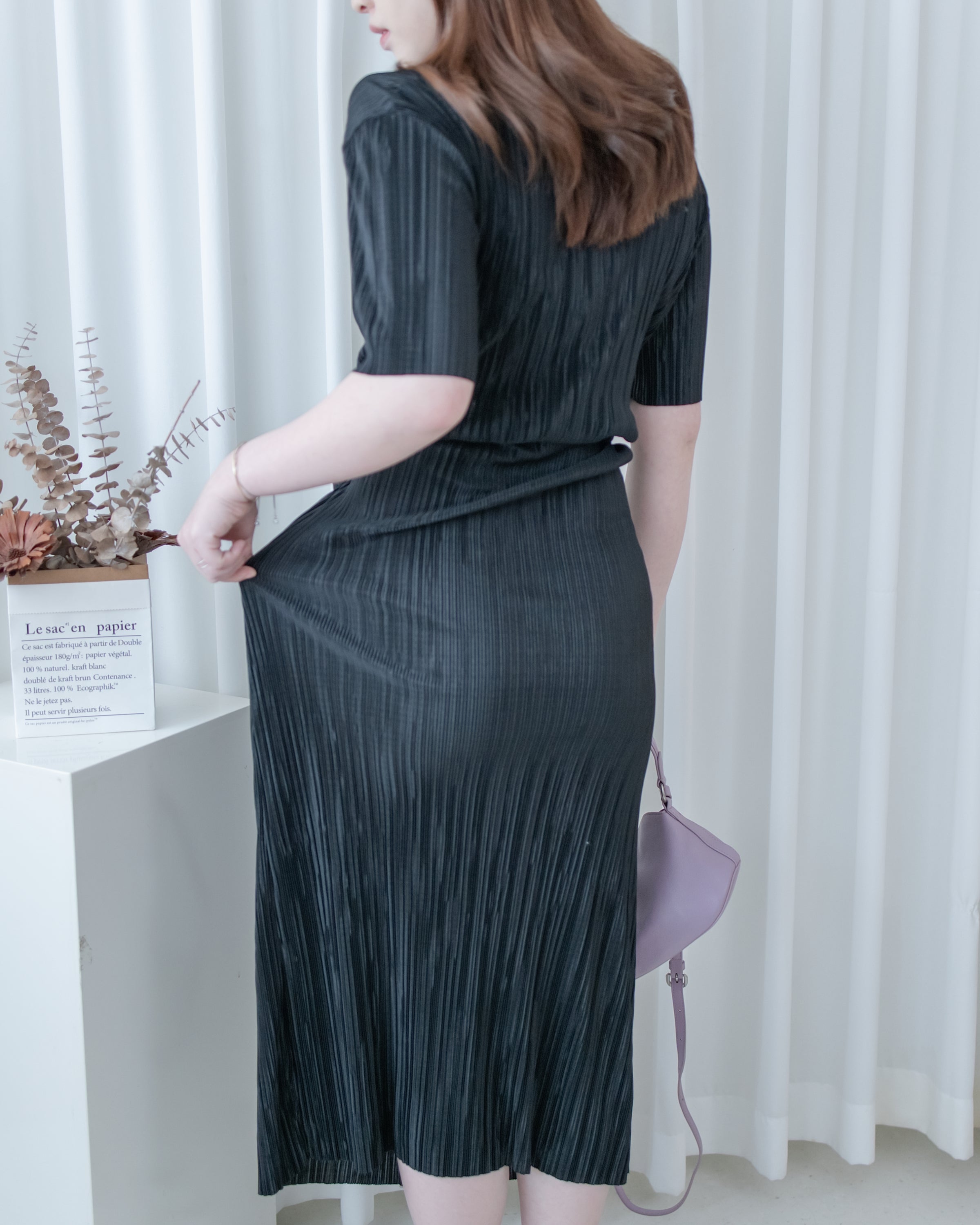 Wrap Dress 微光澤細褶交叉綁帶修身連身裙/ DS1137
