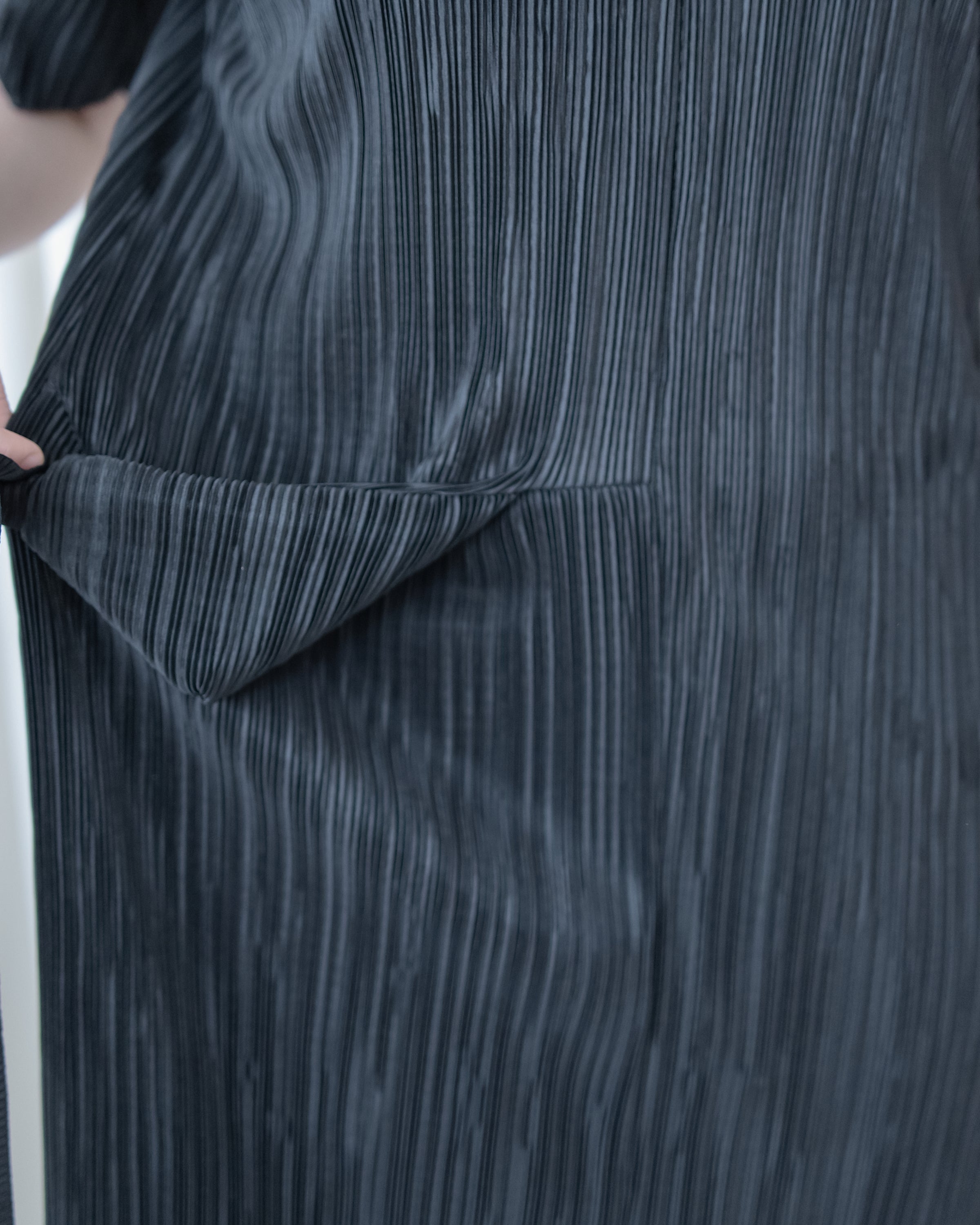Wrap Dress 微光澤細褶交叉綁帶修身連身裙/ DS1137