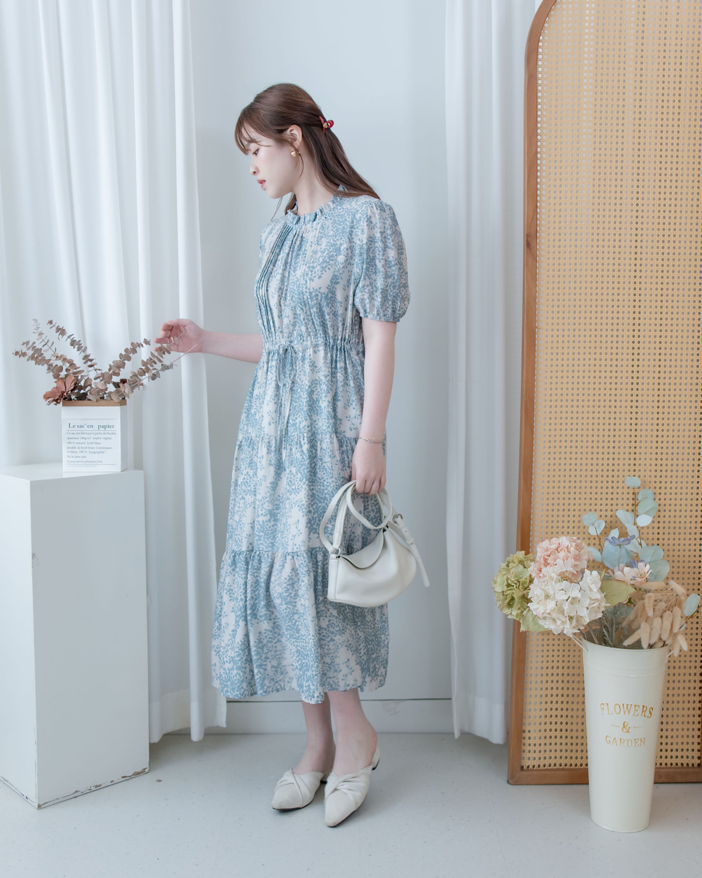 Shadow Floral Dress 湖水花影花邊領口修腰連身裙/ DS1117