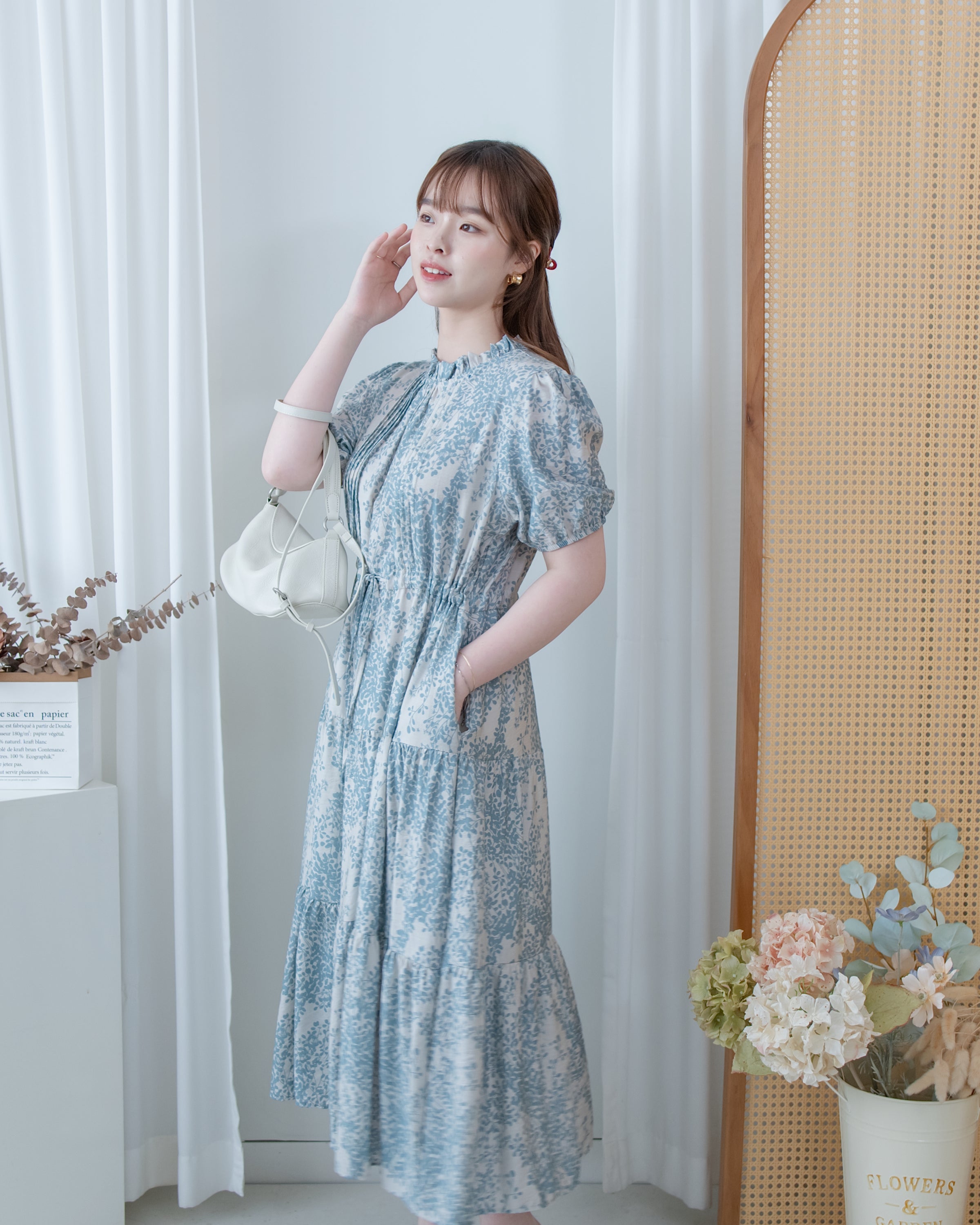 Shadow Floral Dress 湖水花影花邊領口修腰連身裙/ DS1117