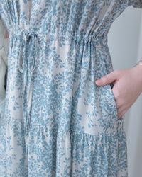 Shadow Floral Dress 湖水花影花邊領口修腰連身裙/ DS1117