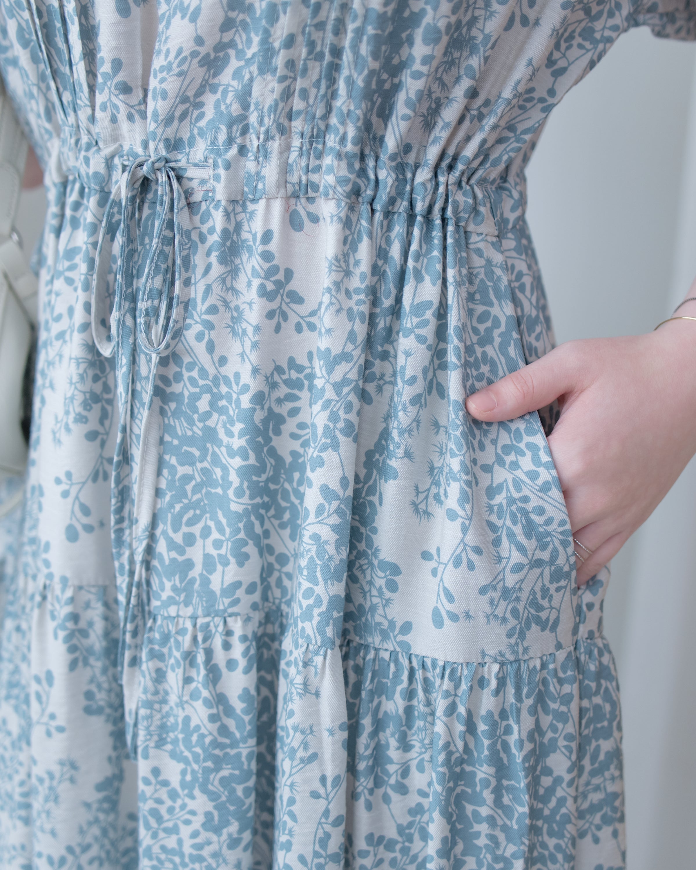 Shadow Floral Dress 湖水花影花邊領口修腰連身裙/ DS1117