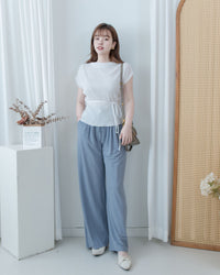 Pleated Blouse 微光澤壓褶船領上衣/ TP9230