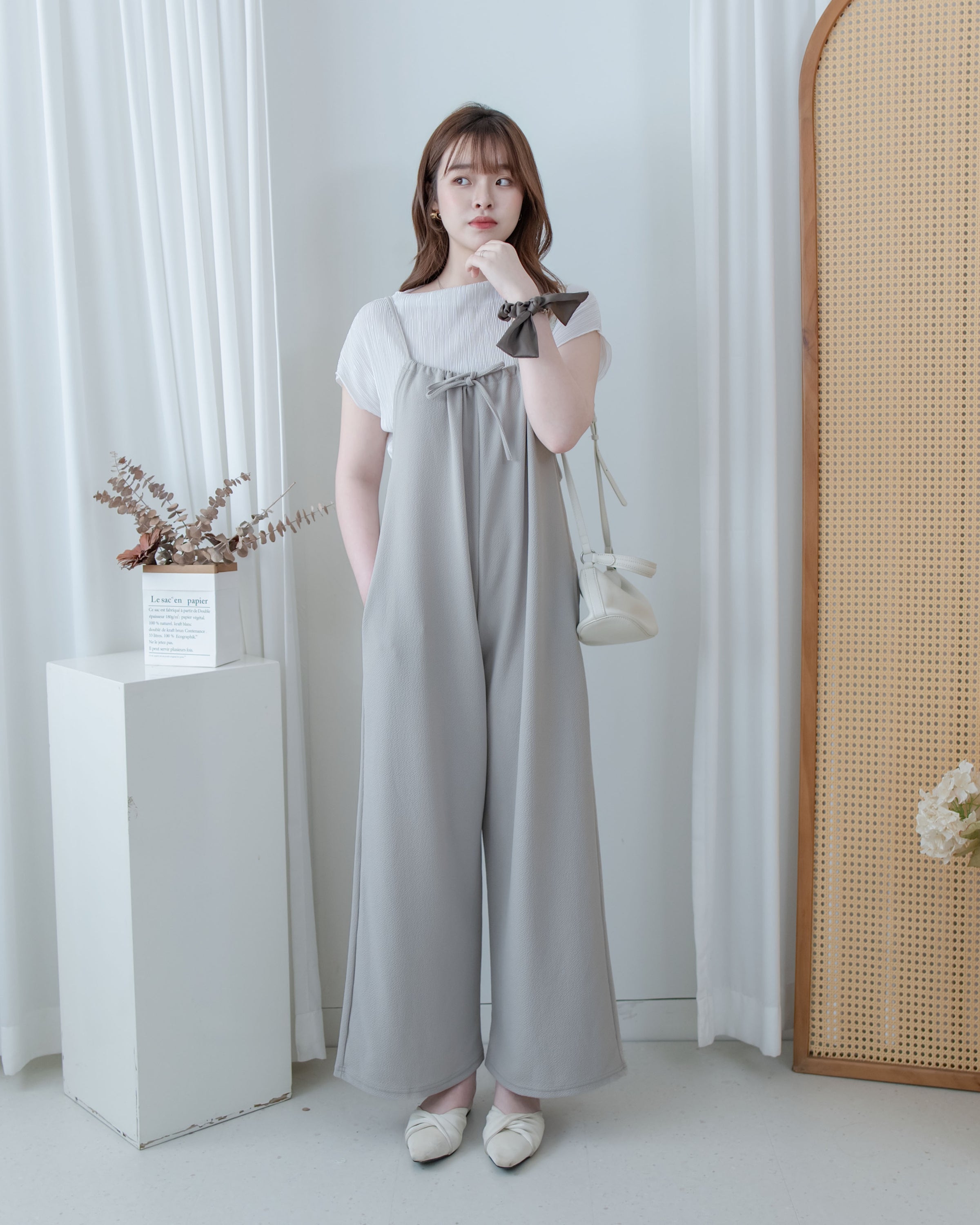 Ribbon Jumpsuit 蝴蝶調節細帶鬆弛感闊腳吊帶褲/ DS1136 (Pre-order LightKhaki)