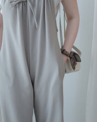Ribbon Jumpsuit 蝴蝶調節細帶鬆弛感闊腳吊帶褲/ DS1136 (Pre-order LightKhaki)