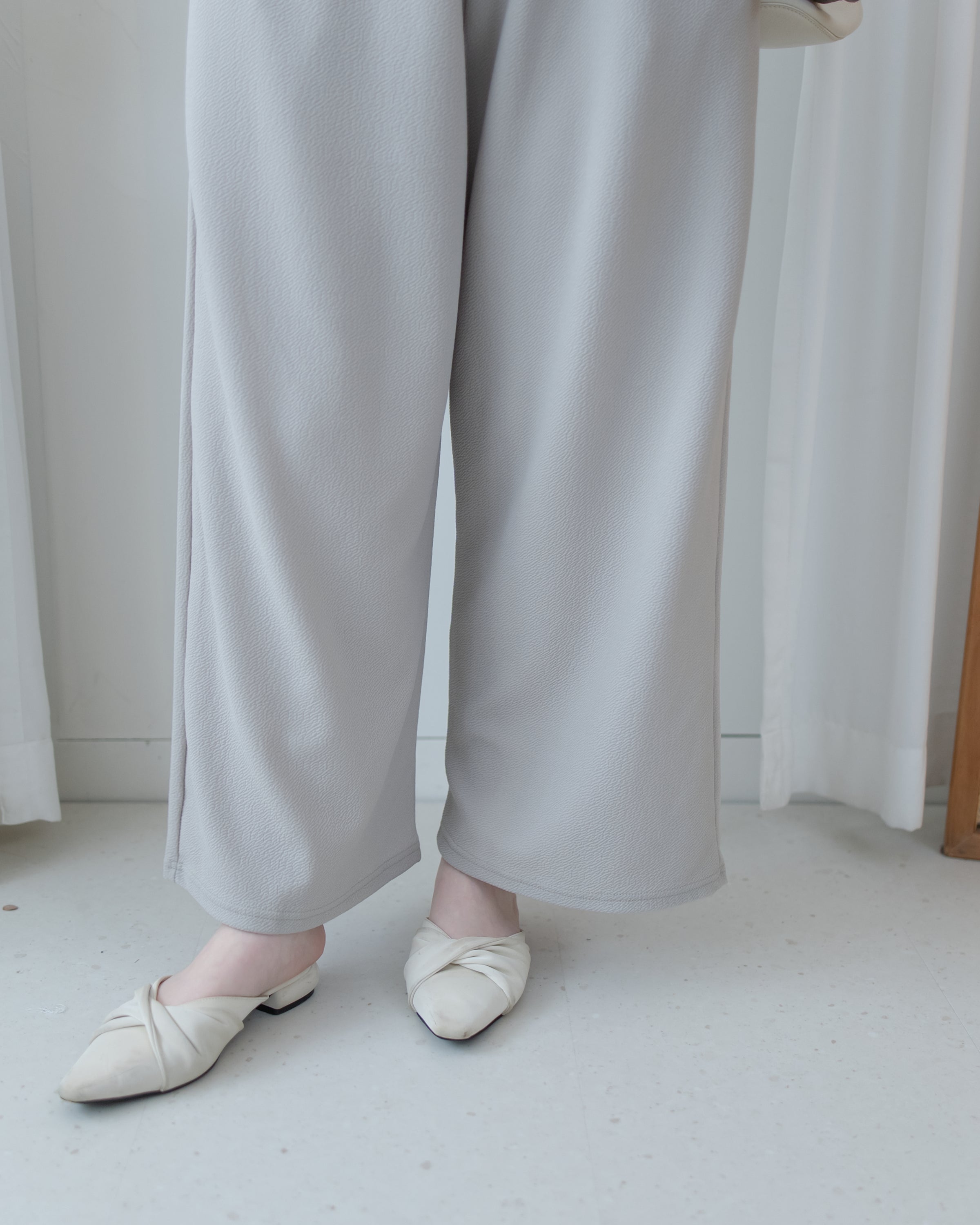 Ribbon Jumpsuit 蝴蝶調節細帶鬆弛感闊腳吊帶褲/ DS1136 (Pre-order LightKhaki)