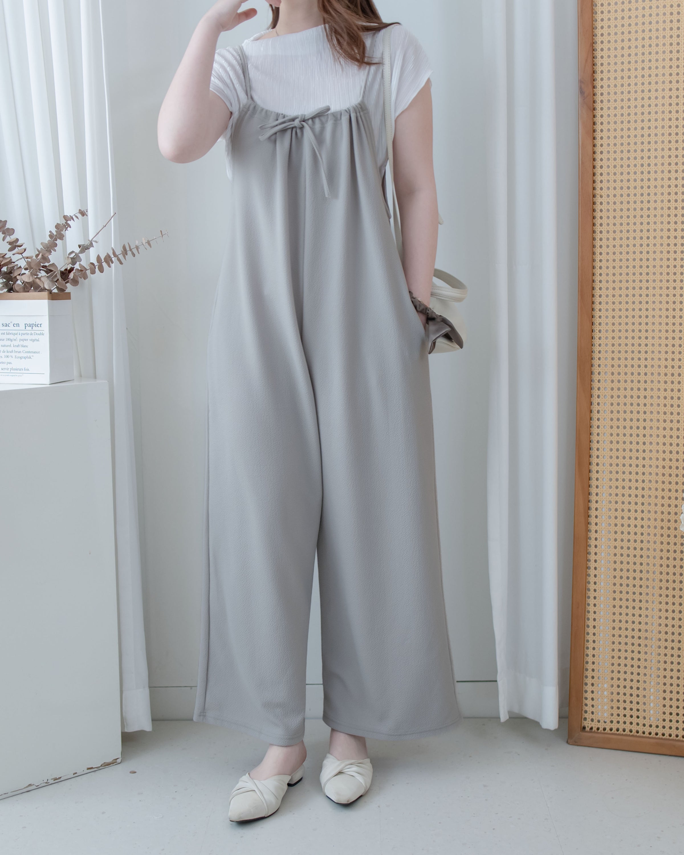 Ribbon Jumpsuit 蝴蝶調節細帶鬆弛感闊腳吊帶褲/ DS1136 (Pre-order LightKhaki)