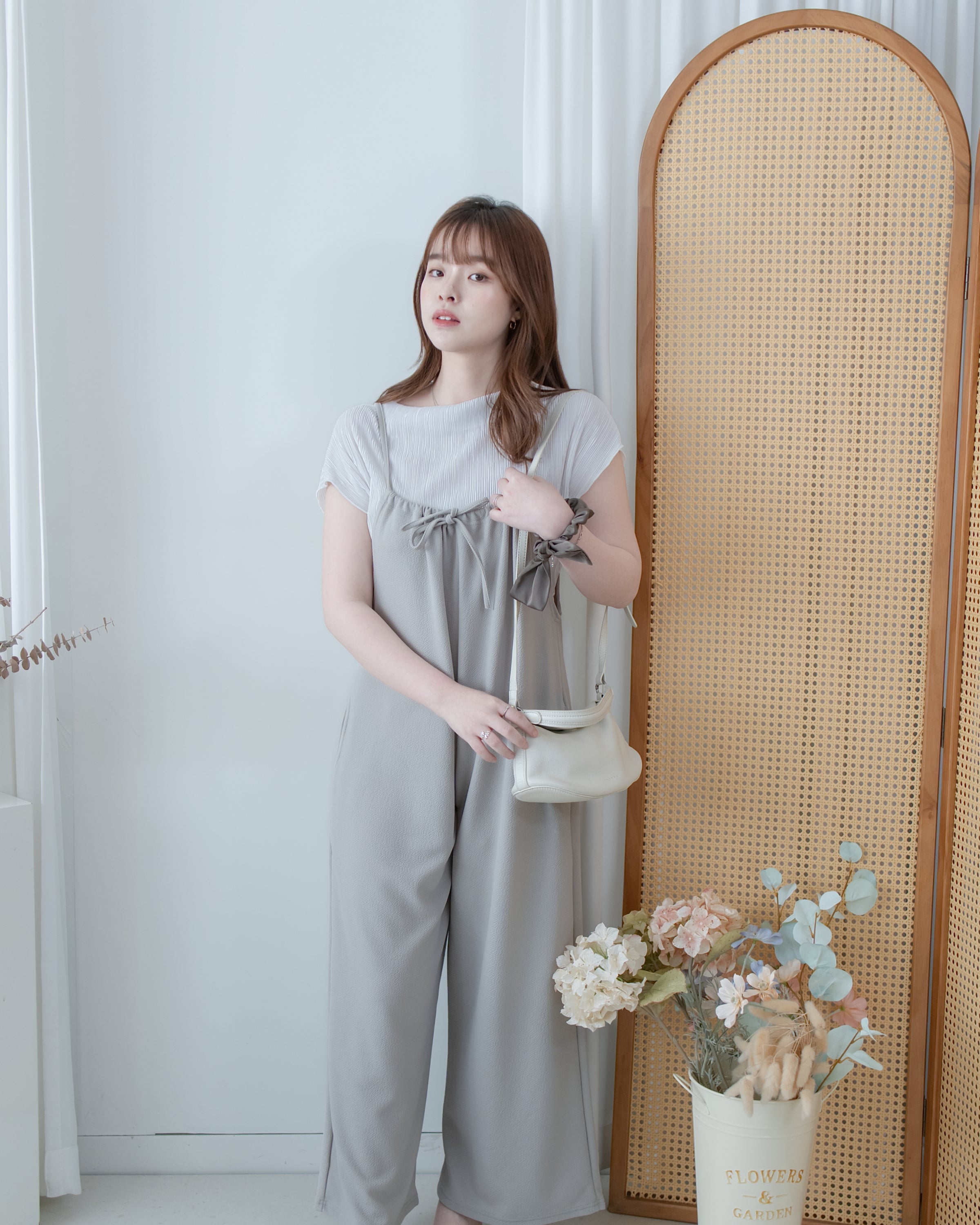Ribbon Jumpsuit 蝴蝶調節細帶鬆弛感闊腳吊帶褲/ DS1136 (Pre-order LightKhaki)