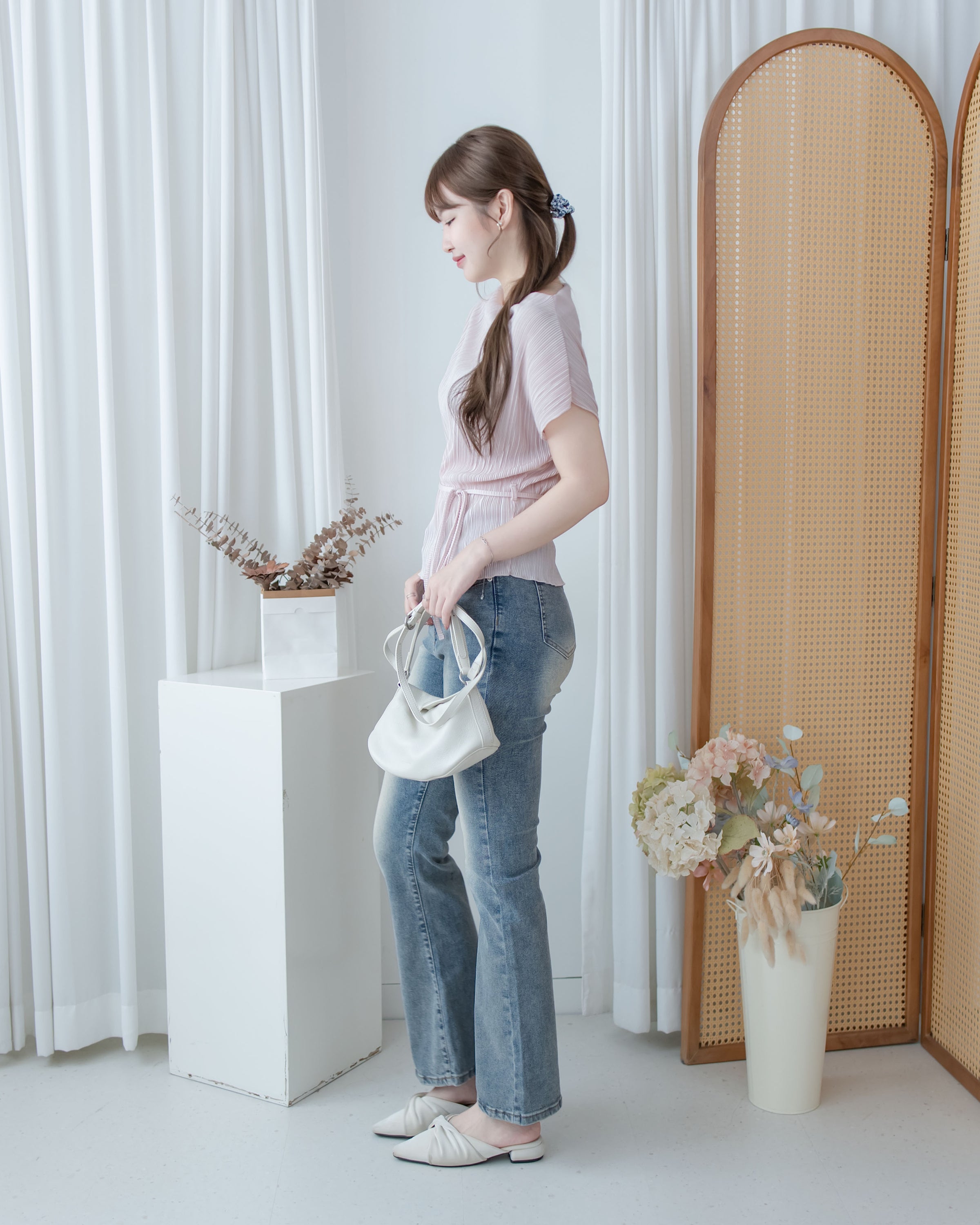 Pleated Blouse 微光澤壓褶船領上衣/ TP9230