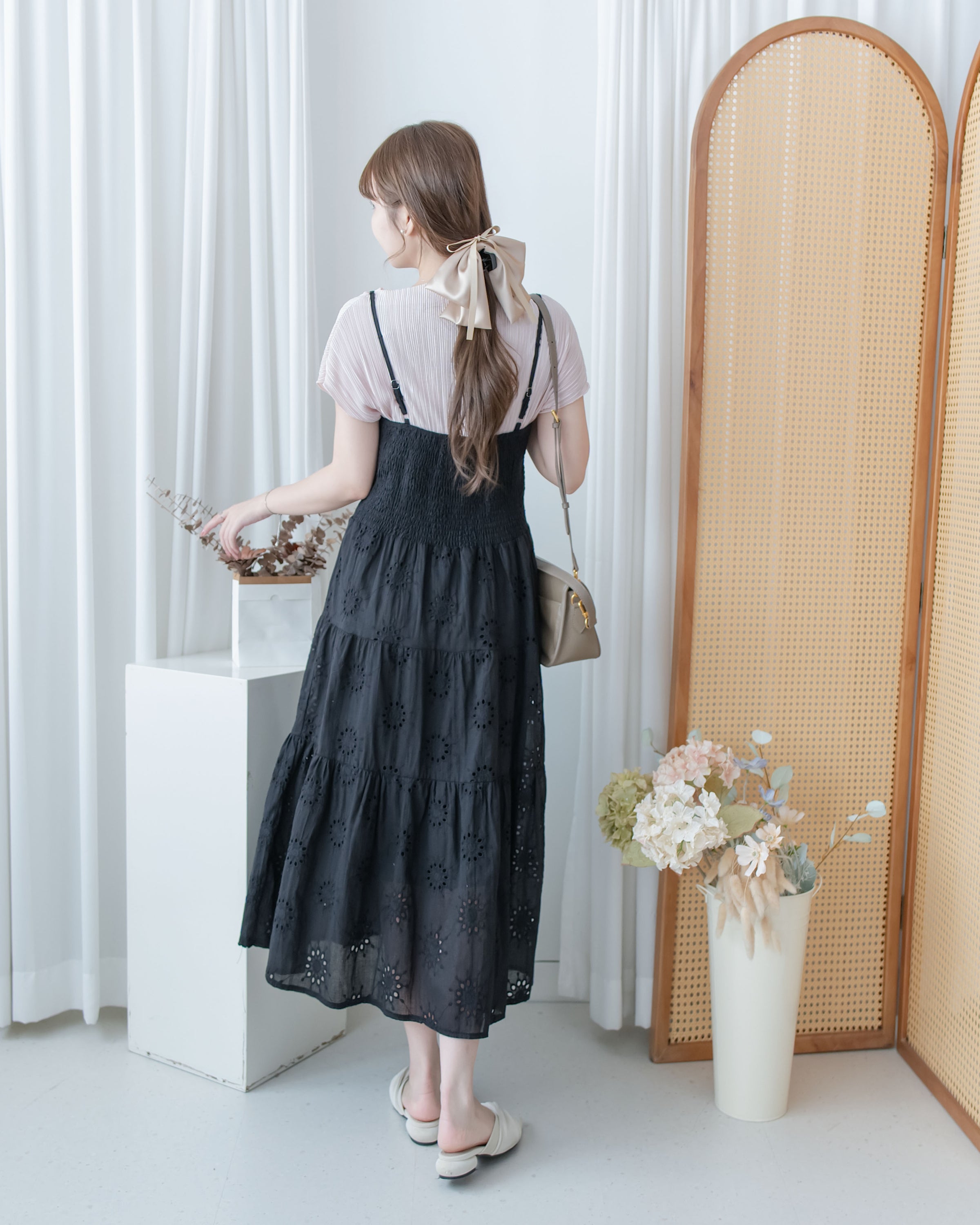 Pleated Blouse 微光澤壓褶船領上衣/ TP9230