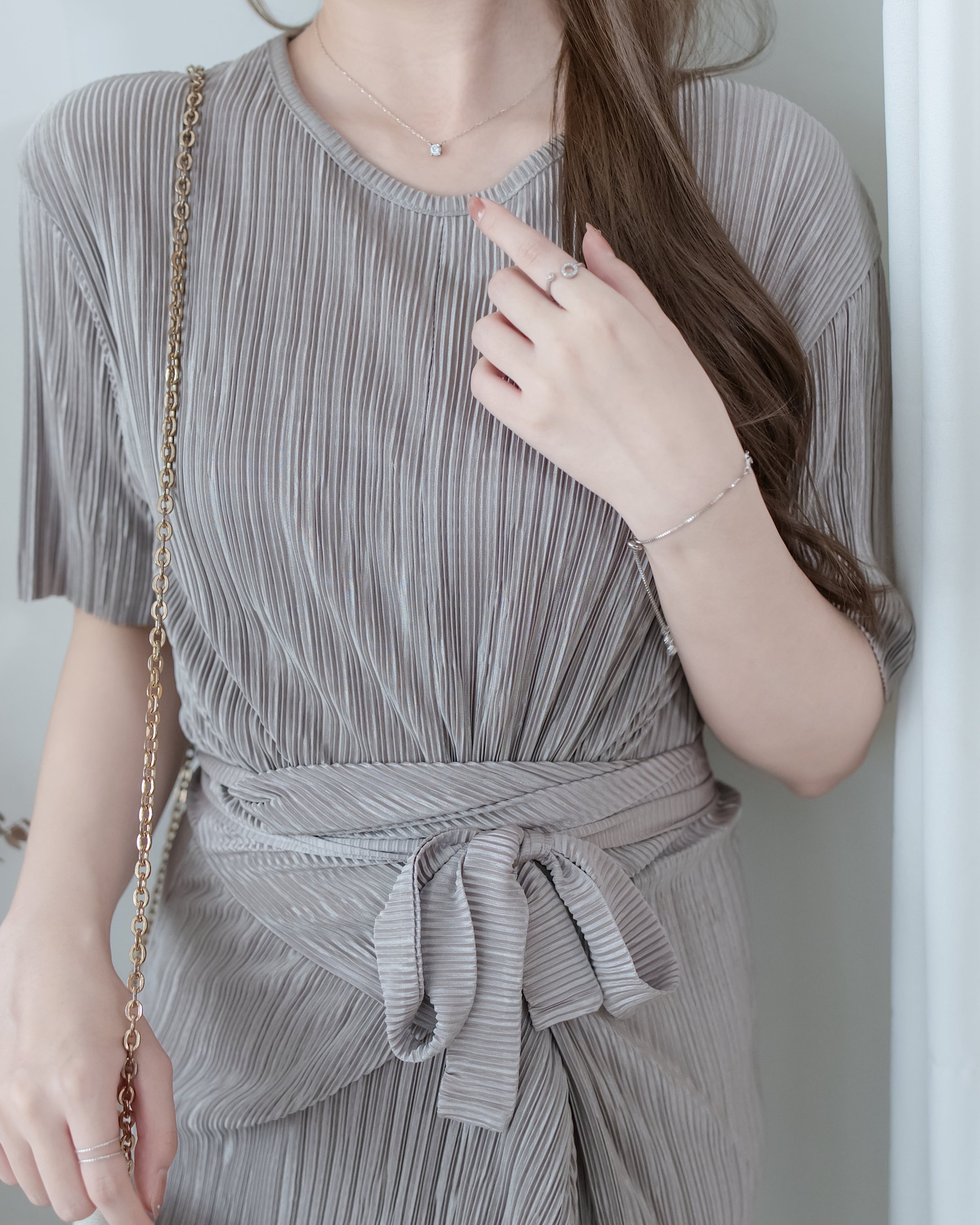 Wrap Dress 微光澤細褶交叉綁帶修身連身裙/ DS1137