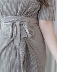 Wrap Dress 微光澤細褶交叉綁帶修身連身裙/ DS1137