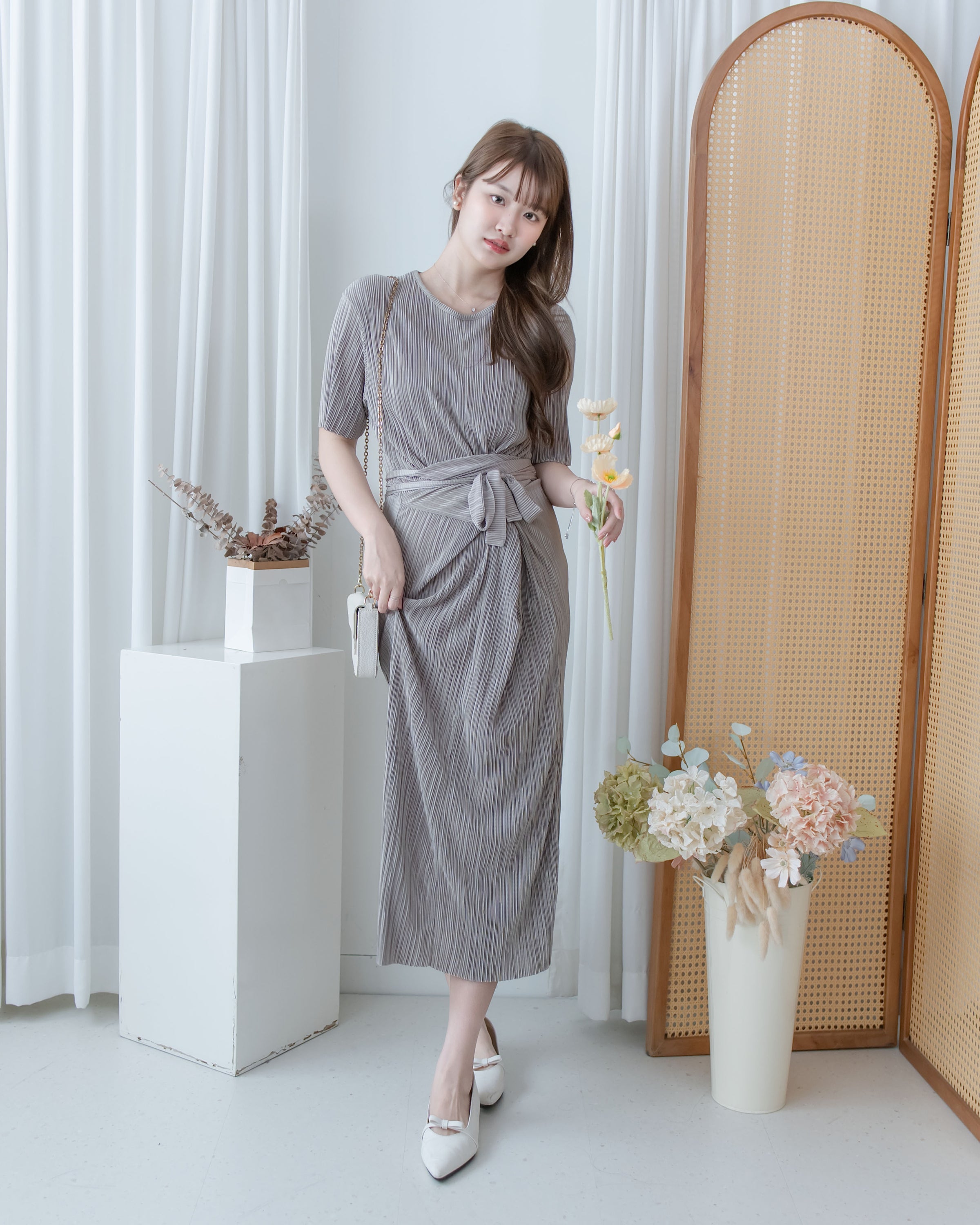 Wrap Dress 微光澤細褶交叉綁帶修身連身裙/ DS1137