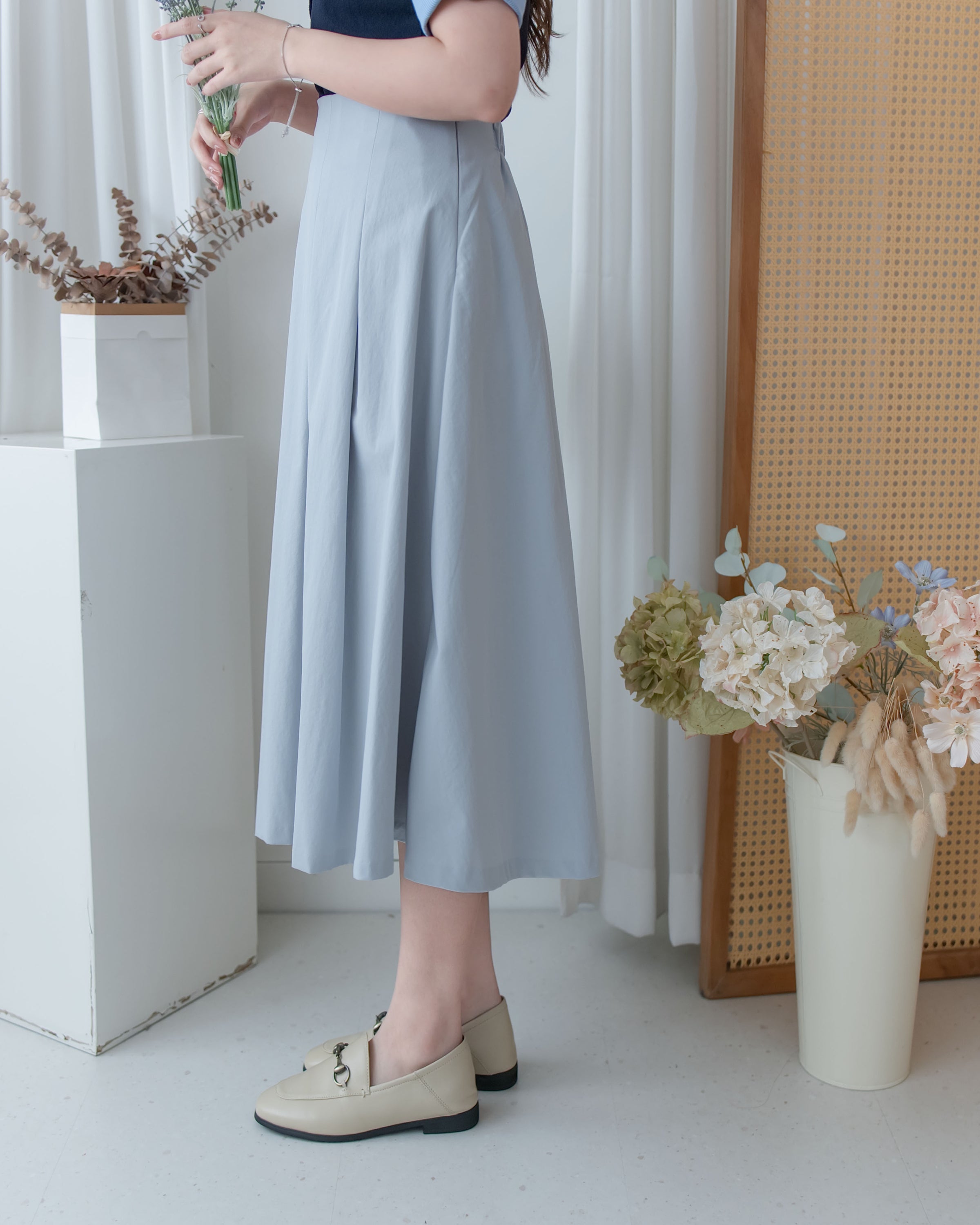 MistBlue Skirt 淺霧藍前褶顯瘦日常傘裙/ SK8944