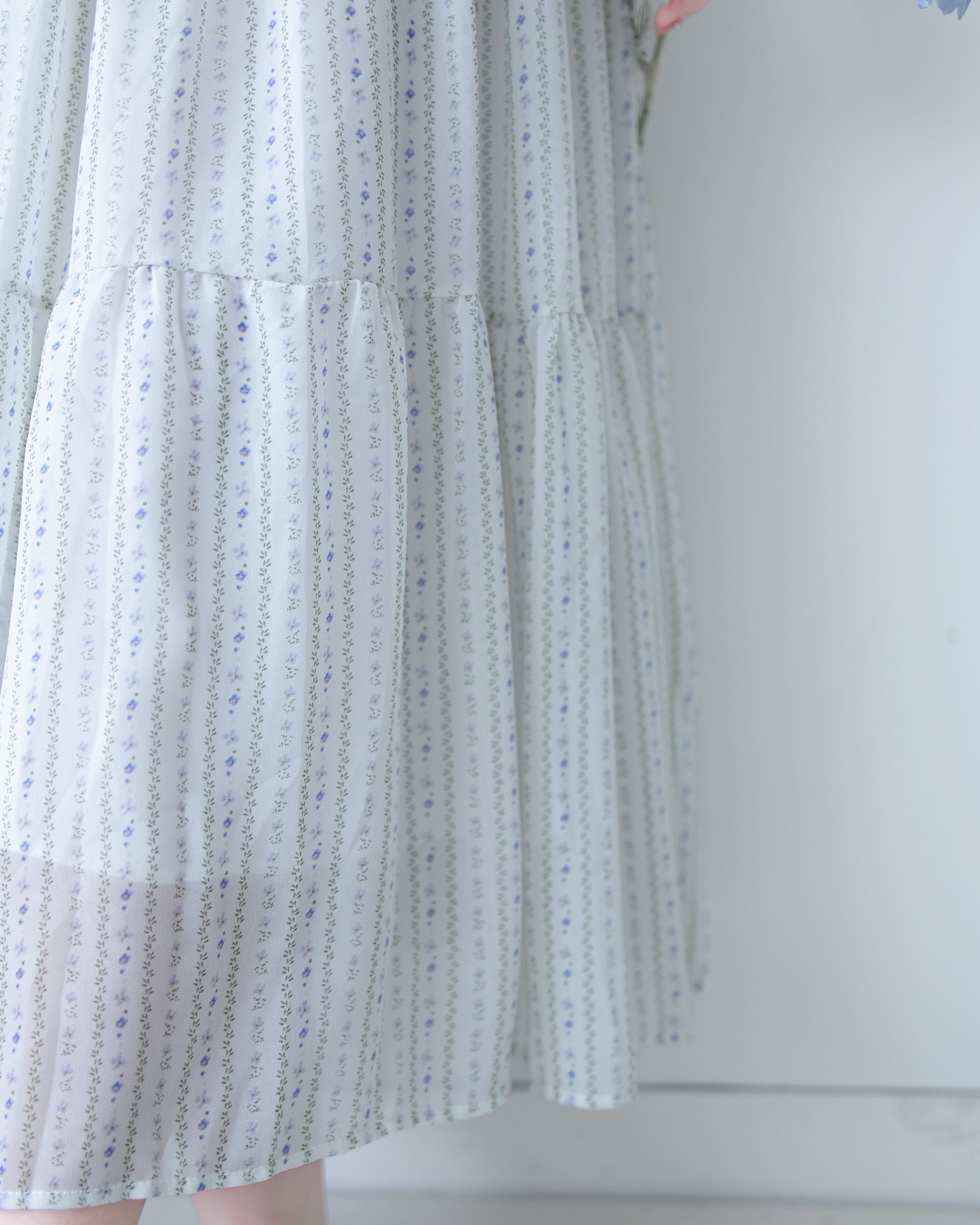 Ethnic Stripe Dress 清新條紋小花束花邊高腰連身裙/ DS1145