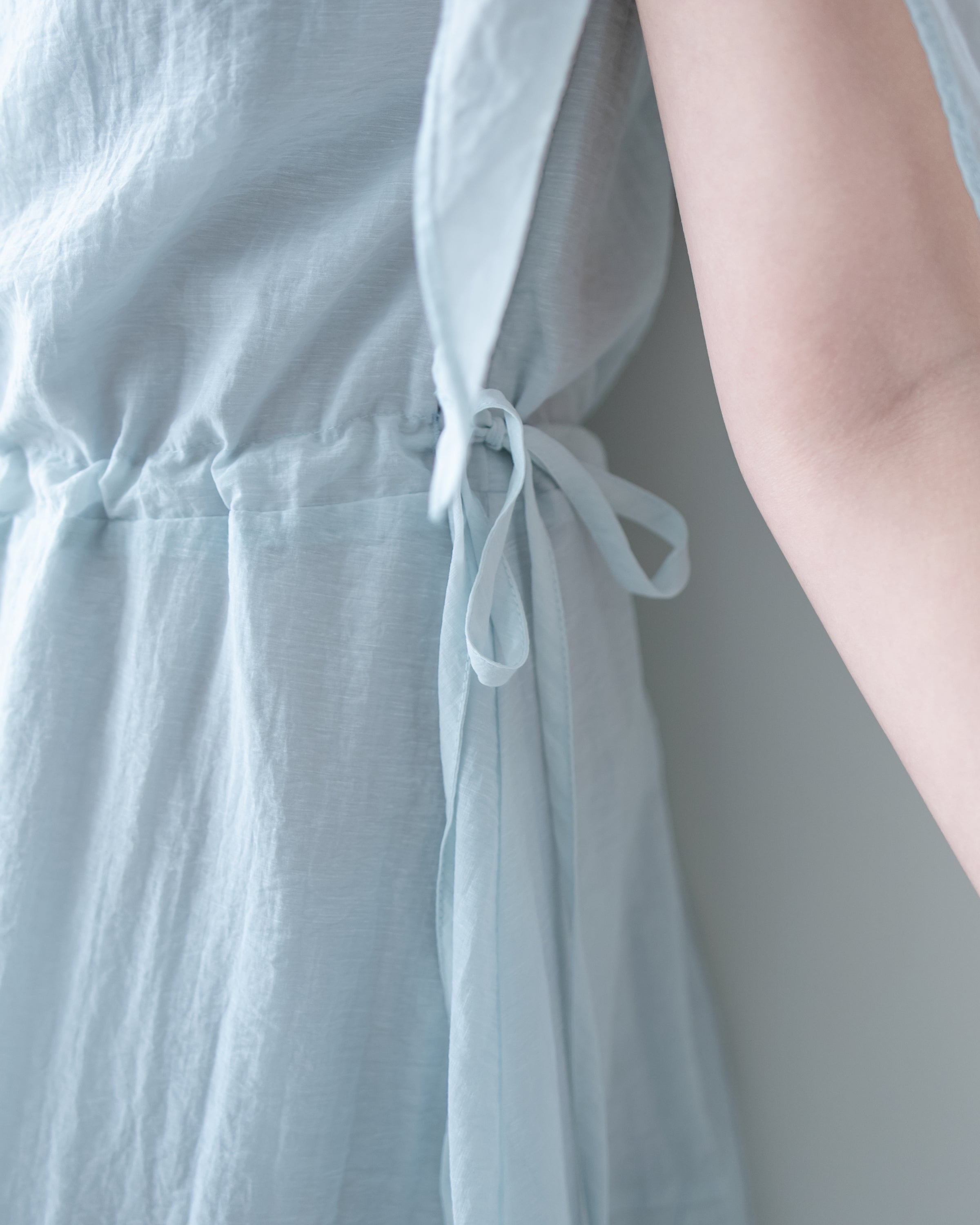 Ribbon Scarf Dress 垂墜絲帶船領輕盈浪漫連身裙/ DS1150
