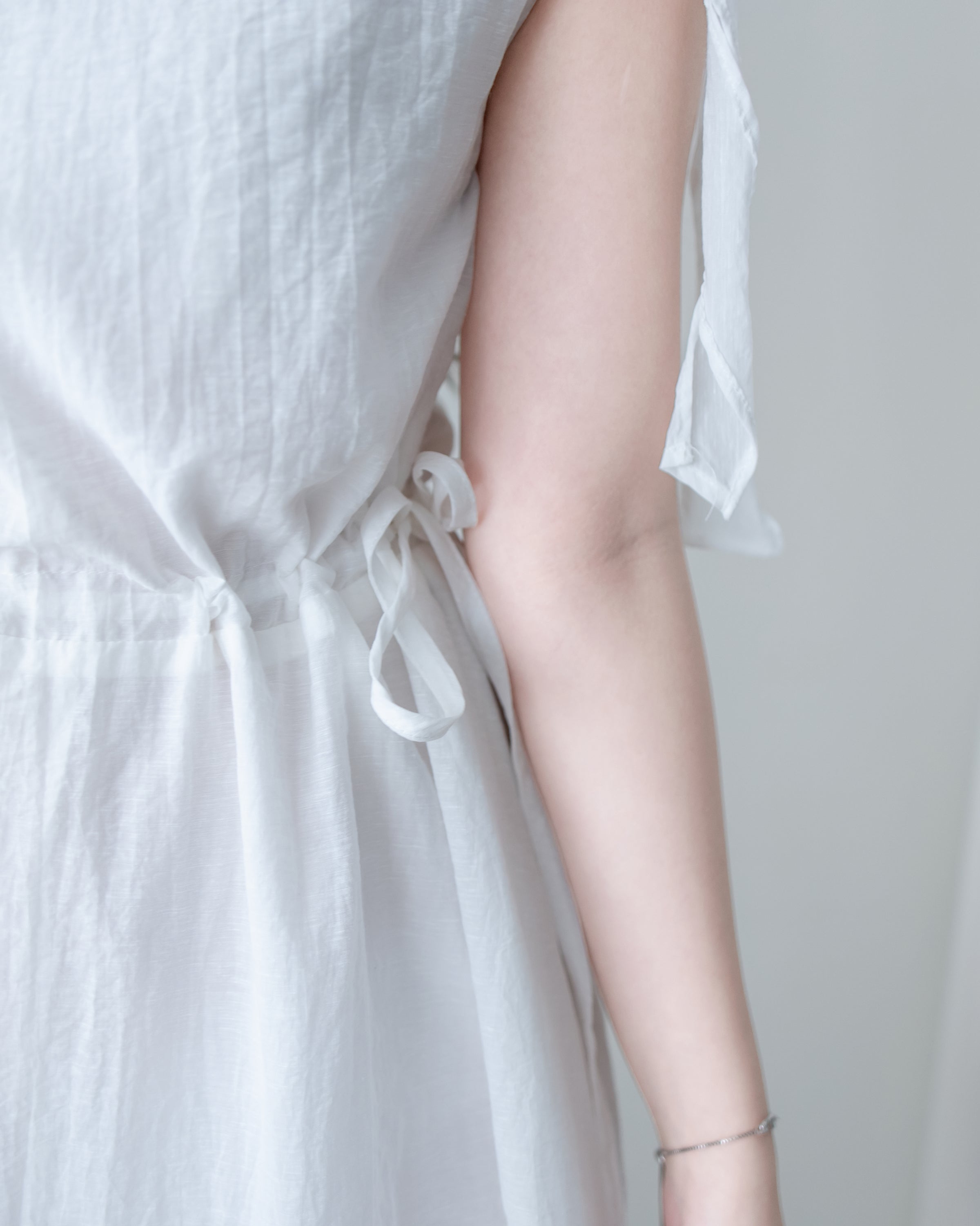 Ribbon Scarf Dress 垂墜絲帶船領輕盈浪漫連身裙/ DS1150