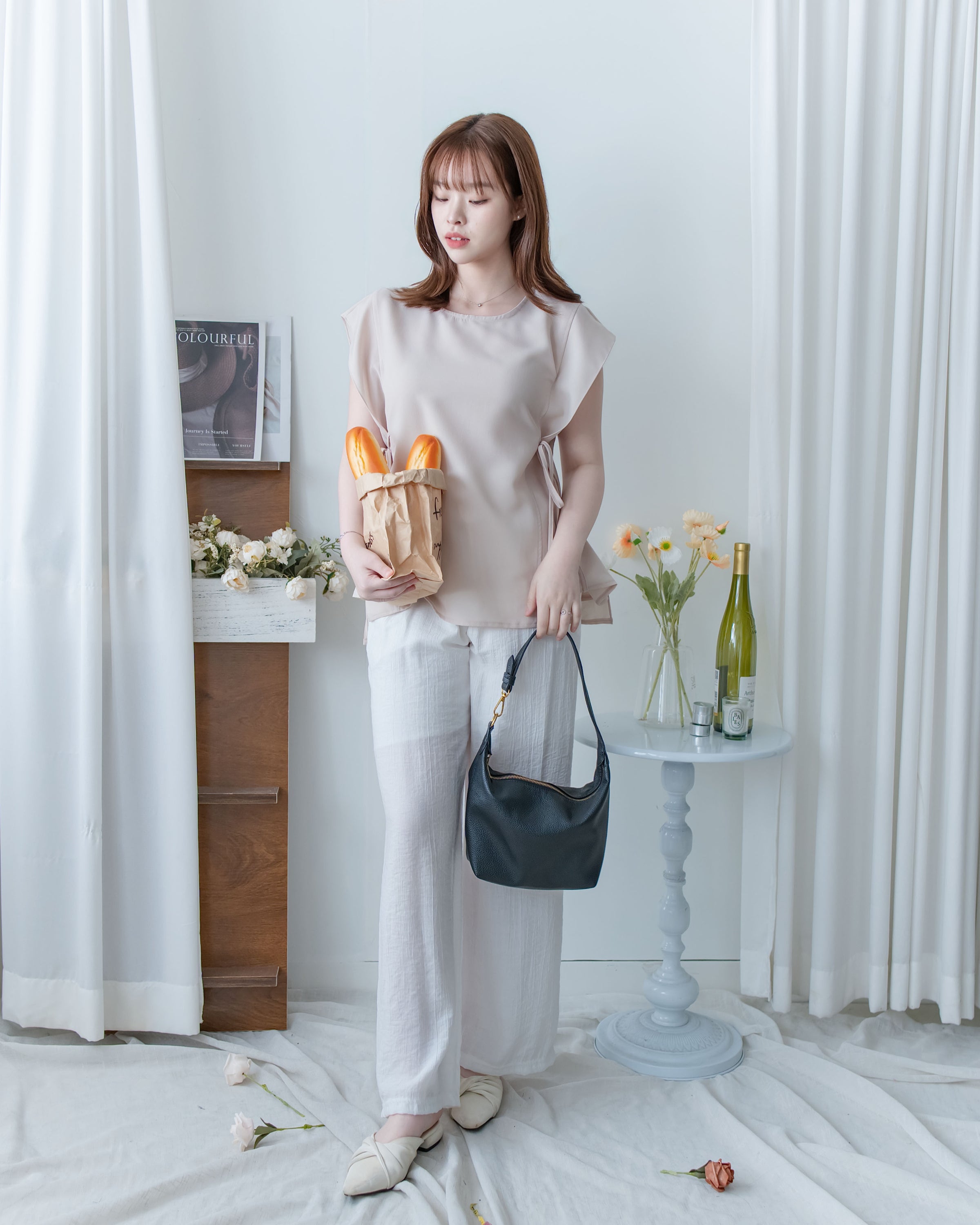 Side Ribbon Blouse 輕盈織紋雙側綁帶後金釦上衣/BU9144