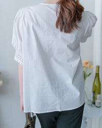 Lace Cotton Shirt 法式質感V形通花拼接恤衫/TP9234