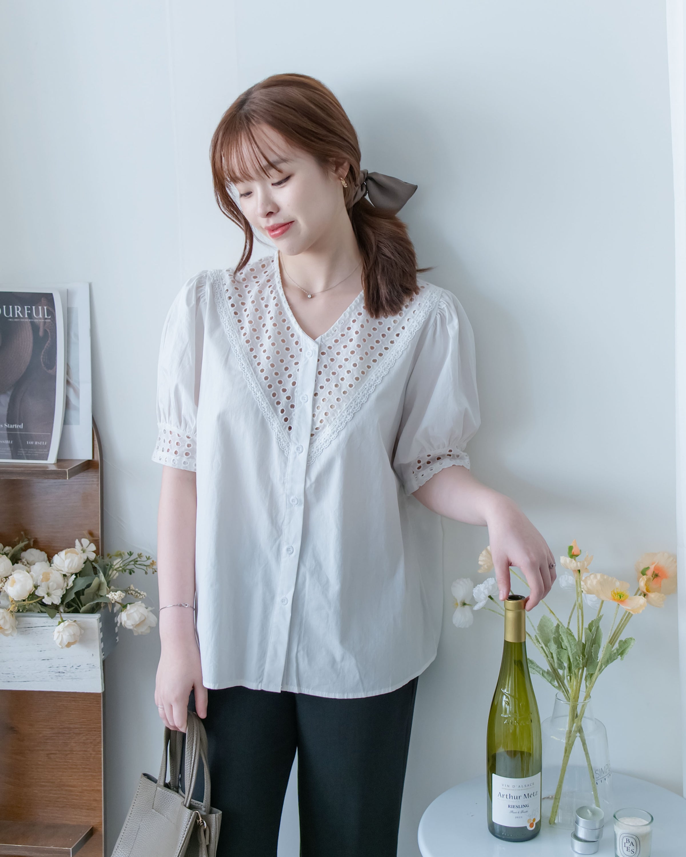 Lace Cotton Shirt 法式質感V形通花拼接恤衫/TP9234