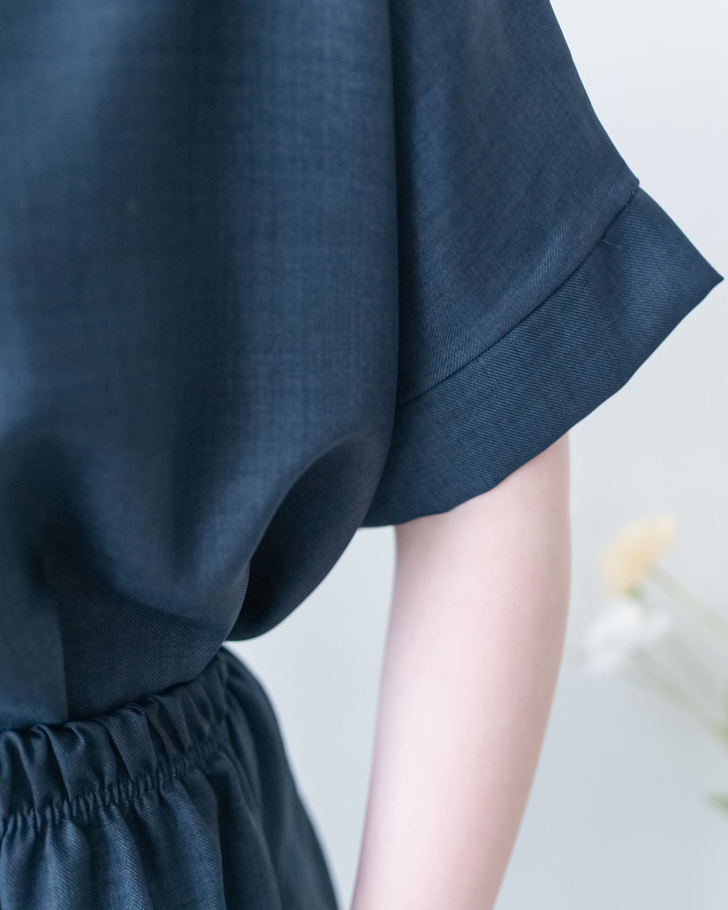 Minimalist Set 簡約無袖線後開叉套裝裙/ SE8117