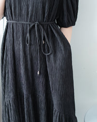 V Fine Belt Dress 法式暗條紋防皺V領拼接裙擺連衣裙/ DS1152