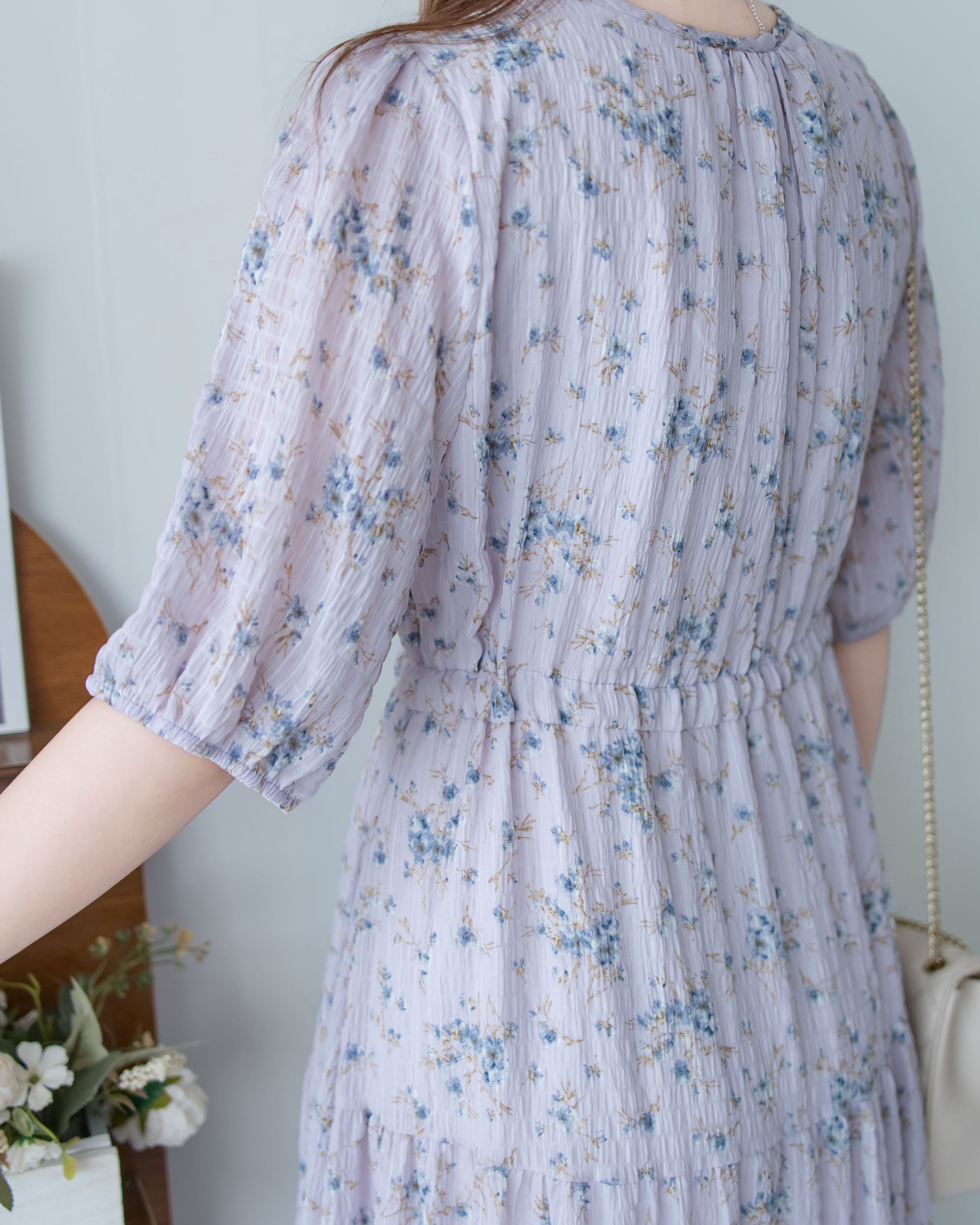 Acasia Dress 淡雅花束防皺暗格紋修腰連身裙/ DS1147
