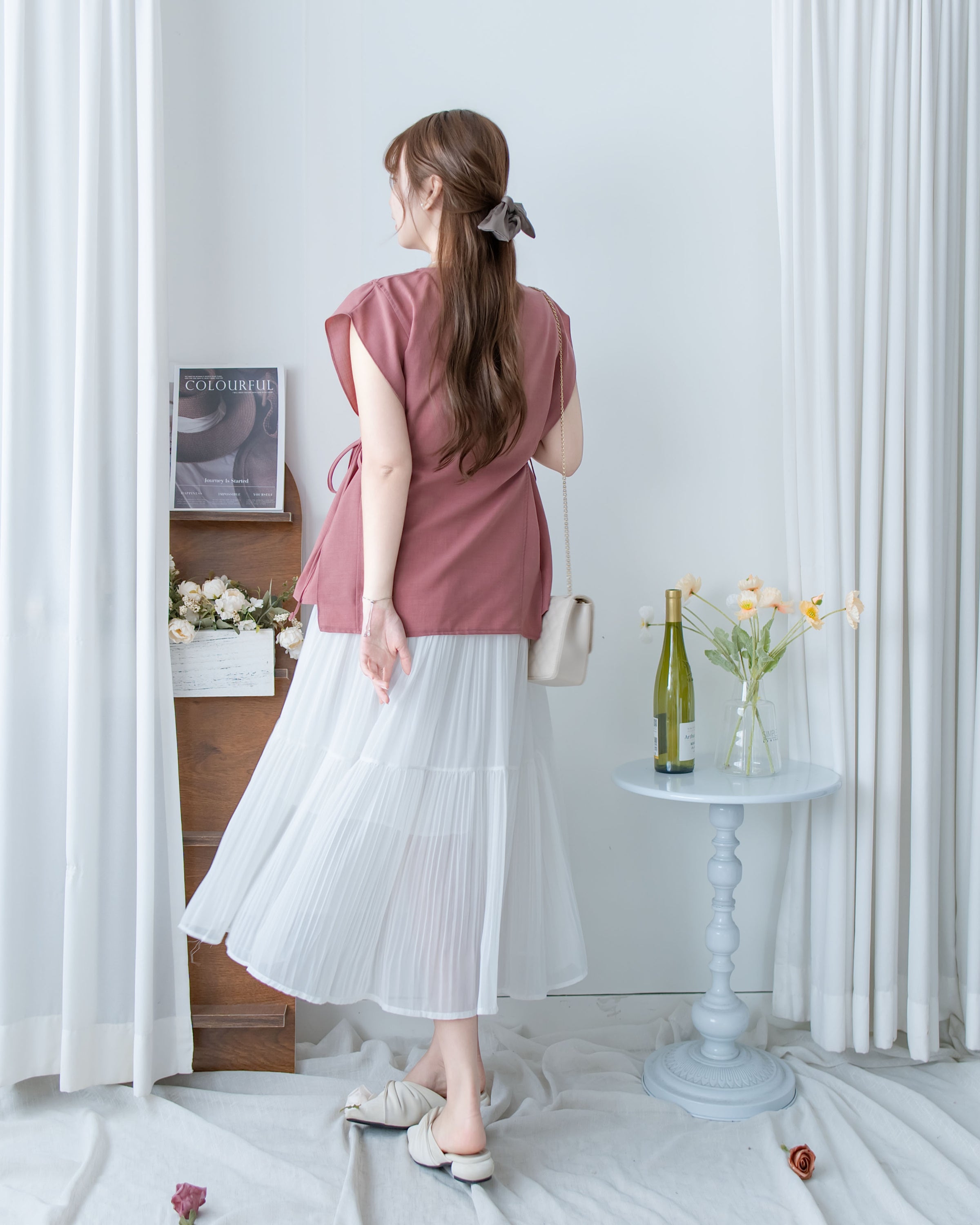 Side Ribbon Blouse 輕盈織紋雙側綁帶後金釦上衣/BU9144