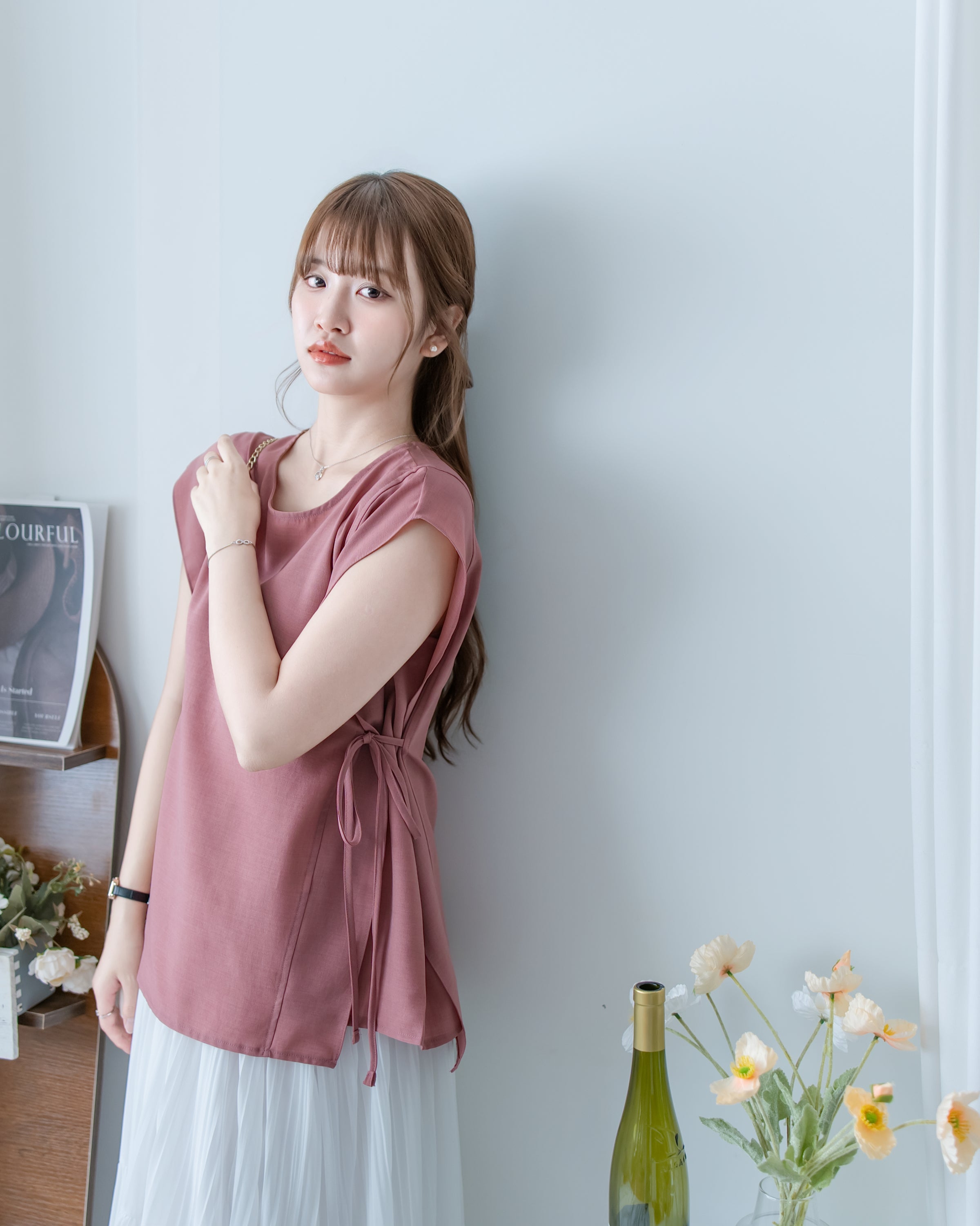 Side Ribbon Blouse 輕盈織紋雙側綁帶後金釦上衣/BU9144