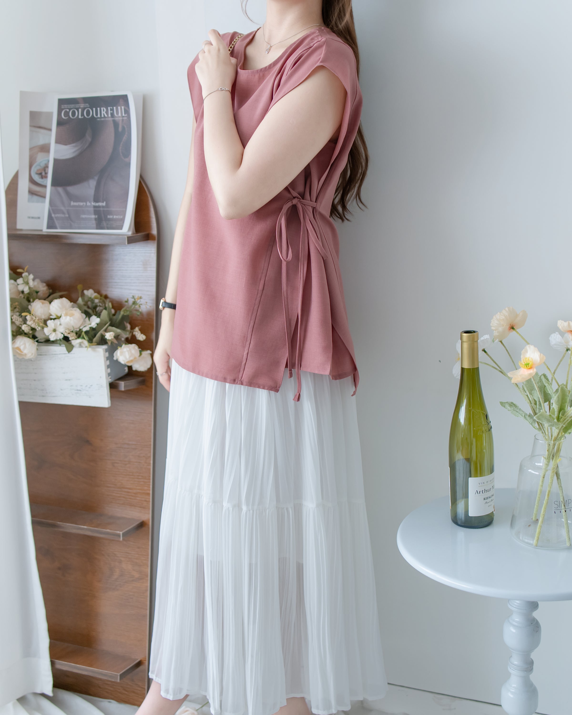 Side Ribbon Blouse 輕盈織紋雙側綁帶後金釦上衣/BU9144
