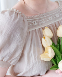Lace Square Blouse 法式蕾絲方領裙擺上衣/BU9148