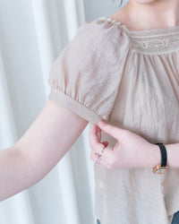 Lace Square Blouse 法式蕾絲方領裙擺上衣/BU9148