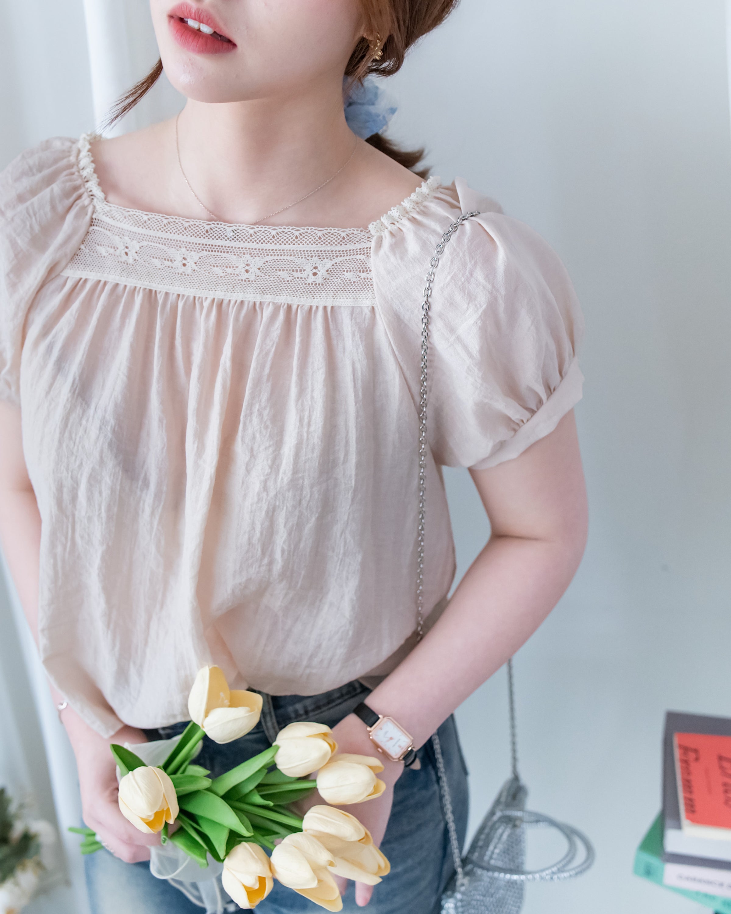 Lace Square Blouse 法式蕾絲方領裙擺上衣/BU9148