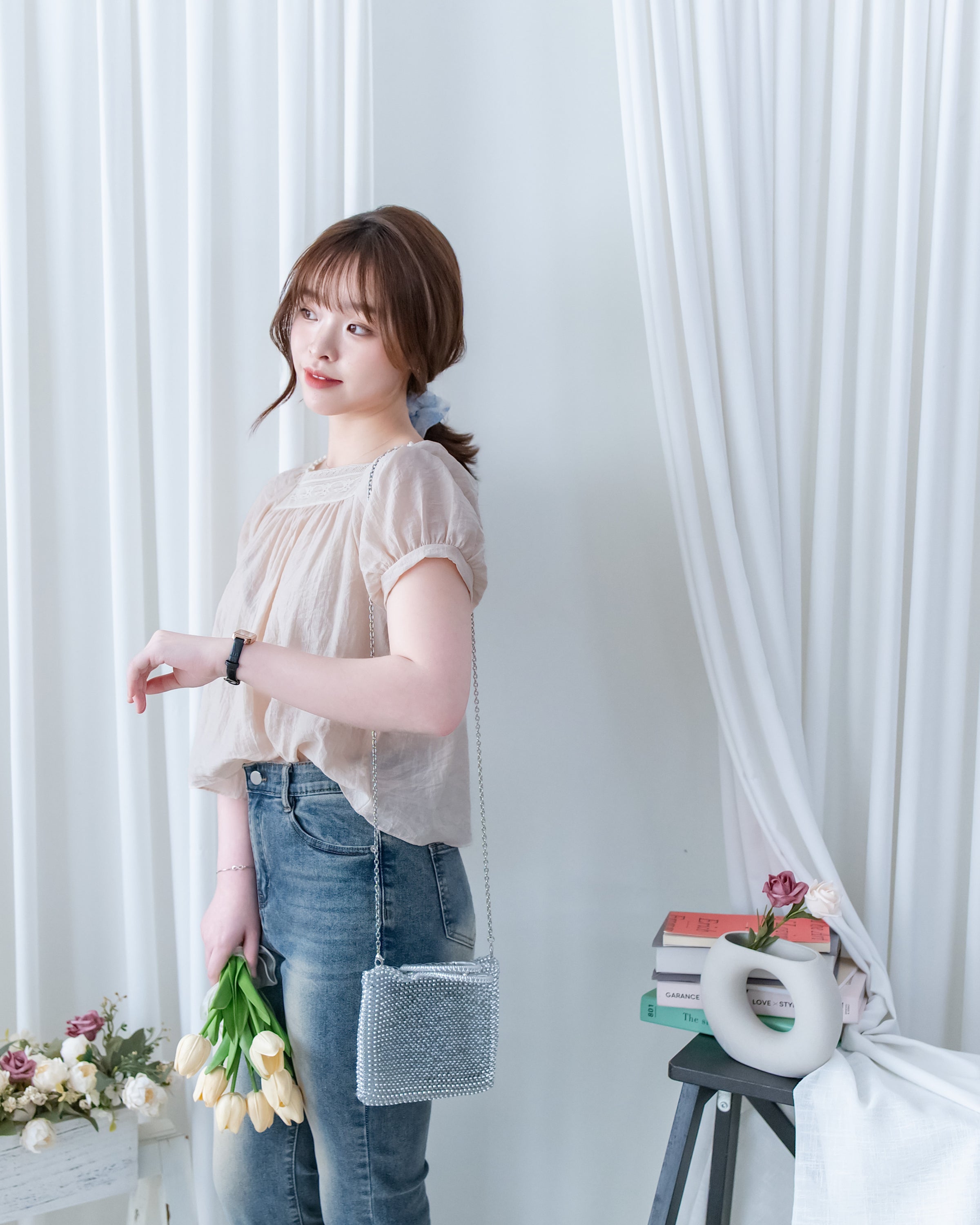 Lace Square Blouse 法式蕾絲方領裙擺上衣/BU9148