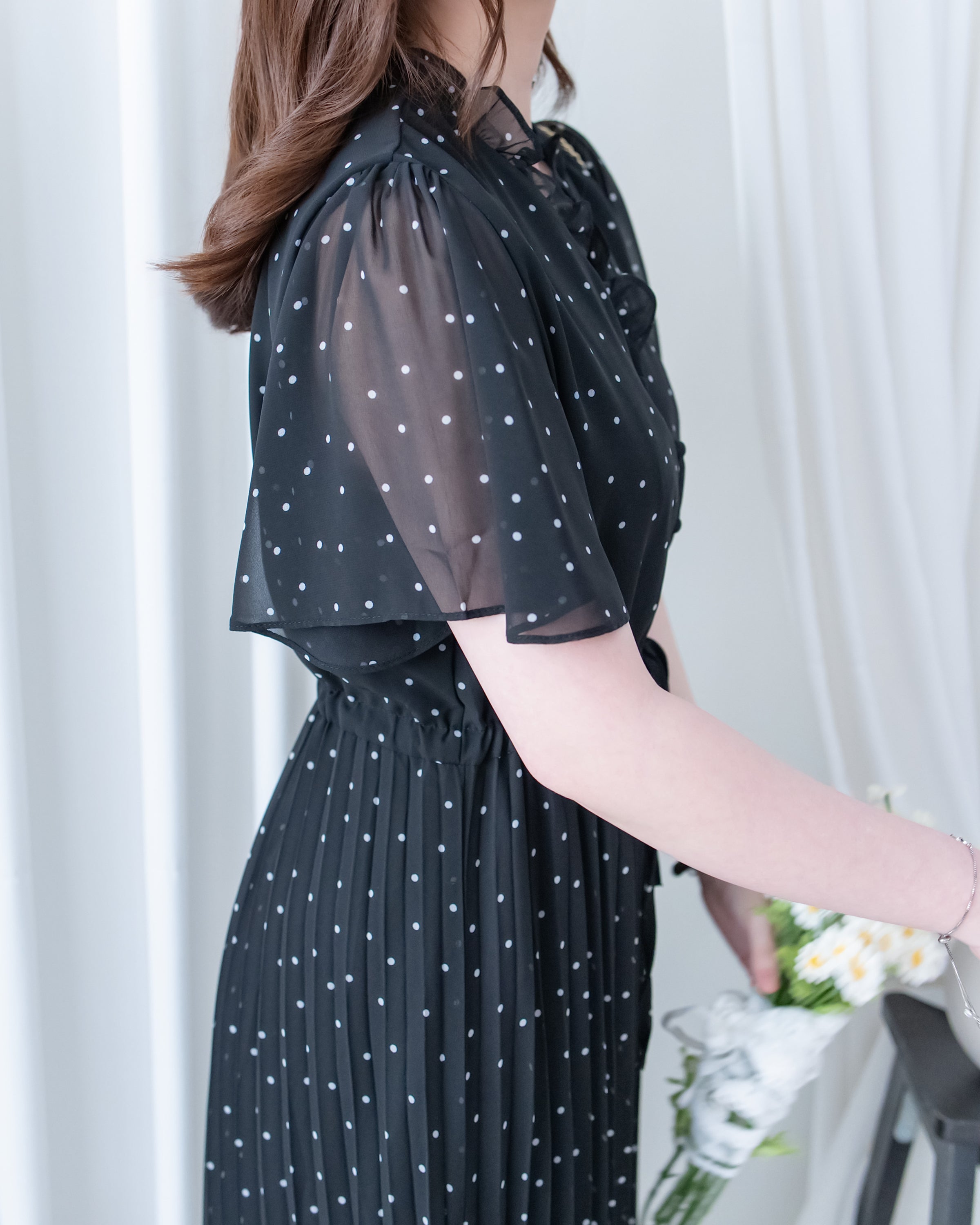 V Ruffle Dot Dress 木耳邊 V 領壓褶雪點雪紡連身裙/DS1162