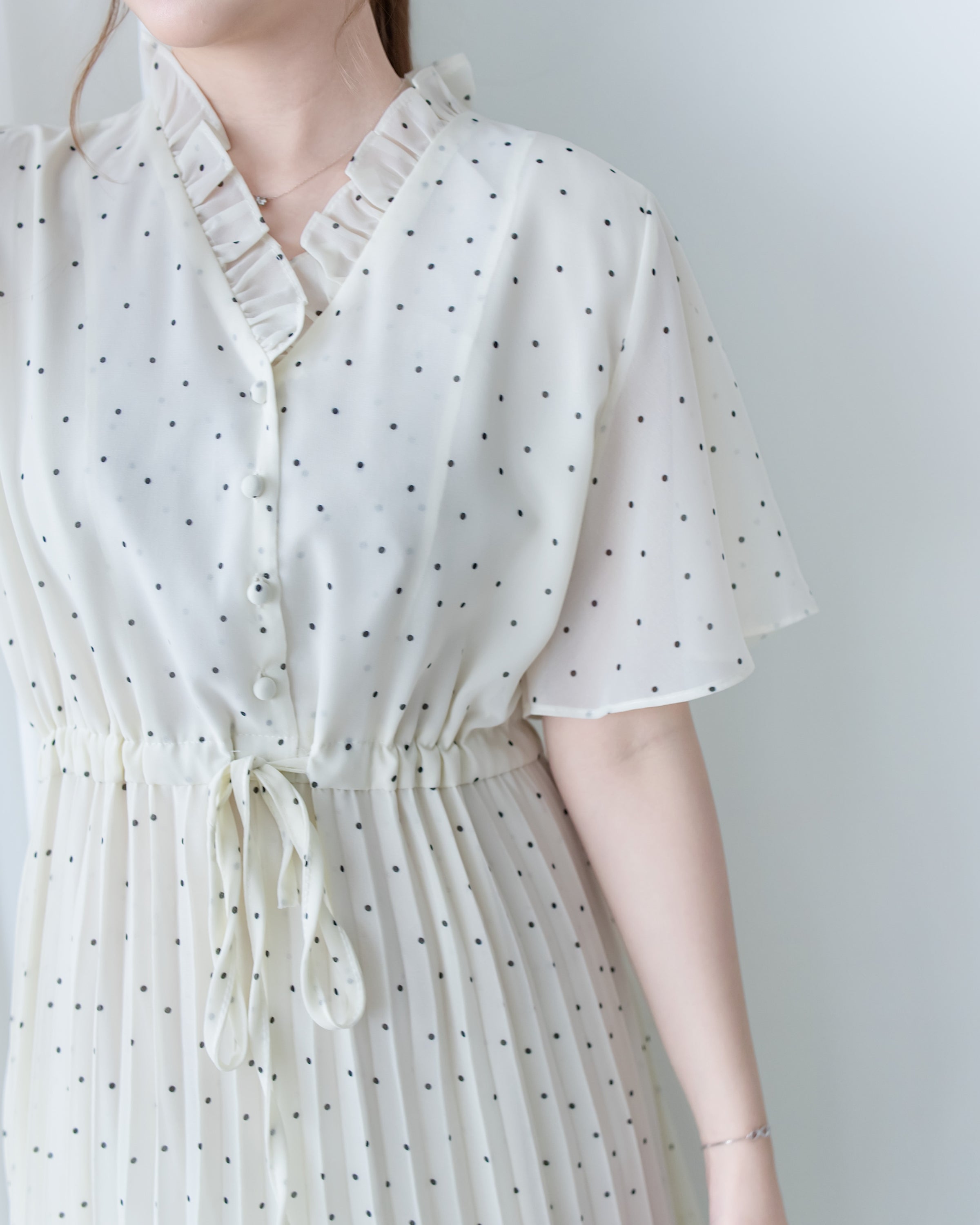 V Ruffle Dot Dress 木耳邊 V 領壓褶雪點雪紡連身裙/DS1162