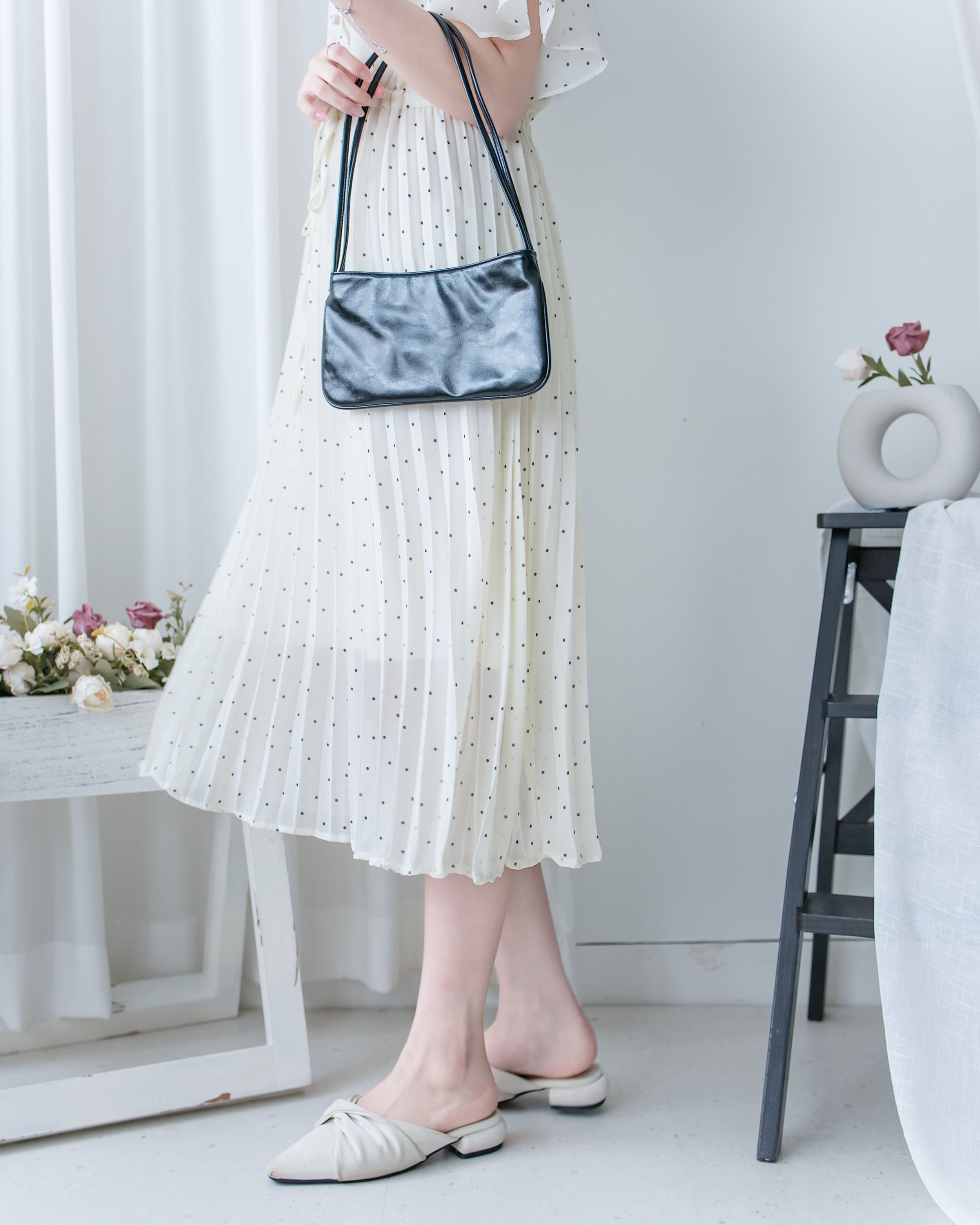 V Ruffle Dot Dress 木耳邊 V 領壓褶雪點雪紡連身裙/DS1162