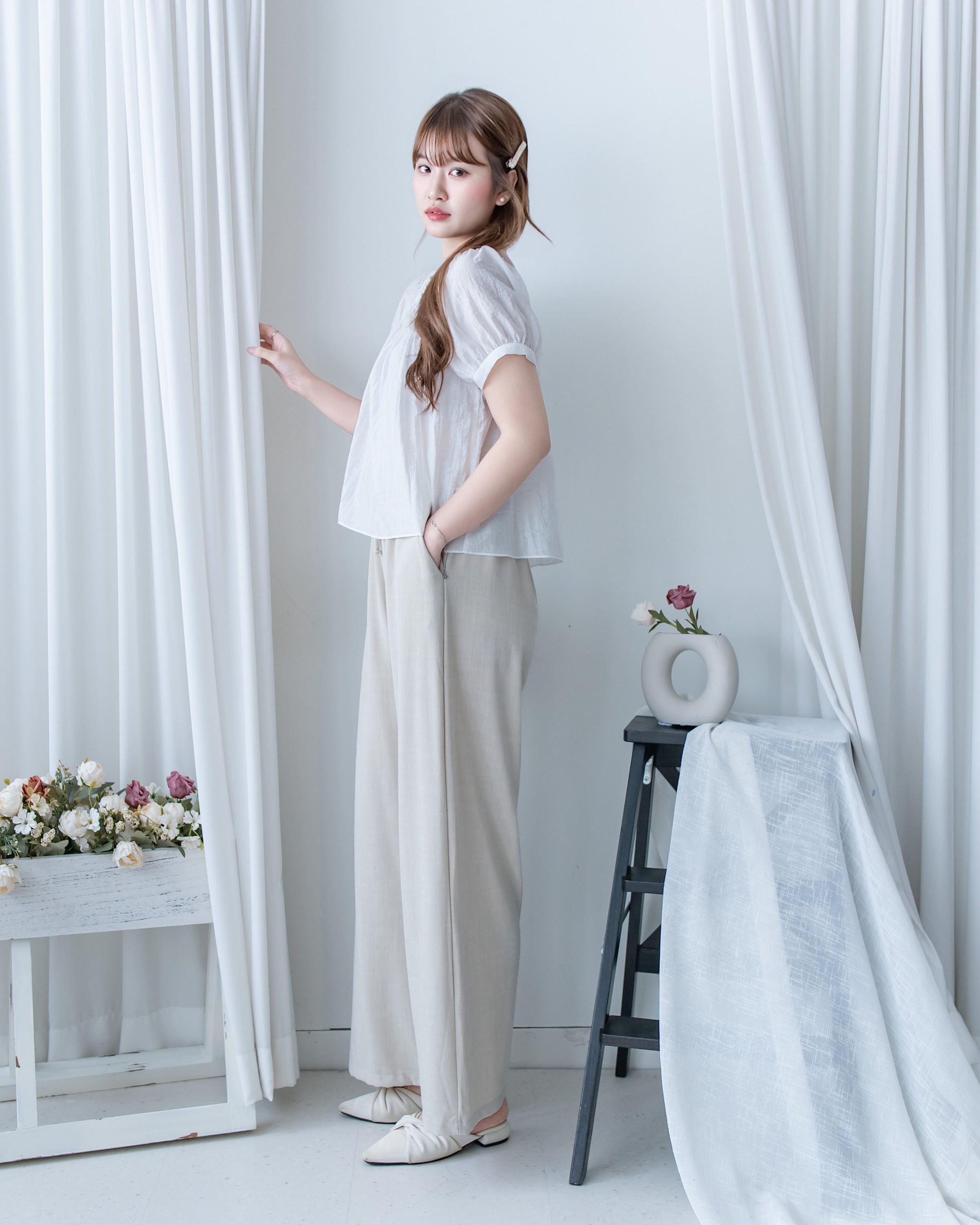 Lace Square Blouse 法式蕾絲方領裙擺上衣/BU9148