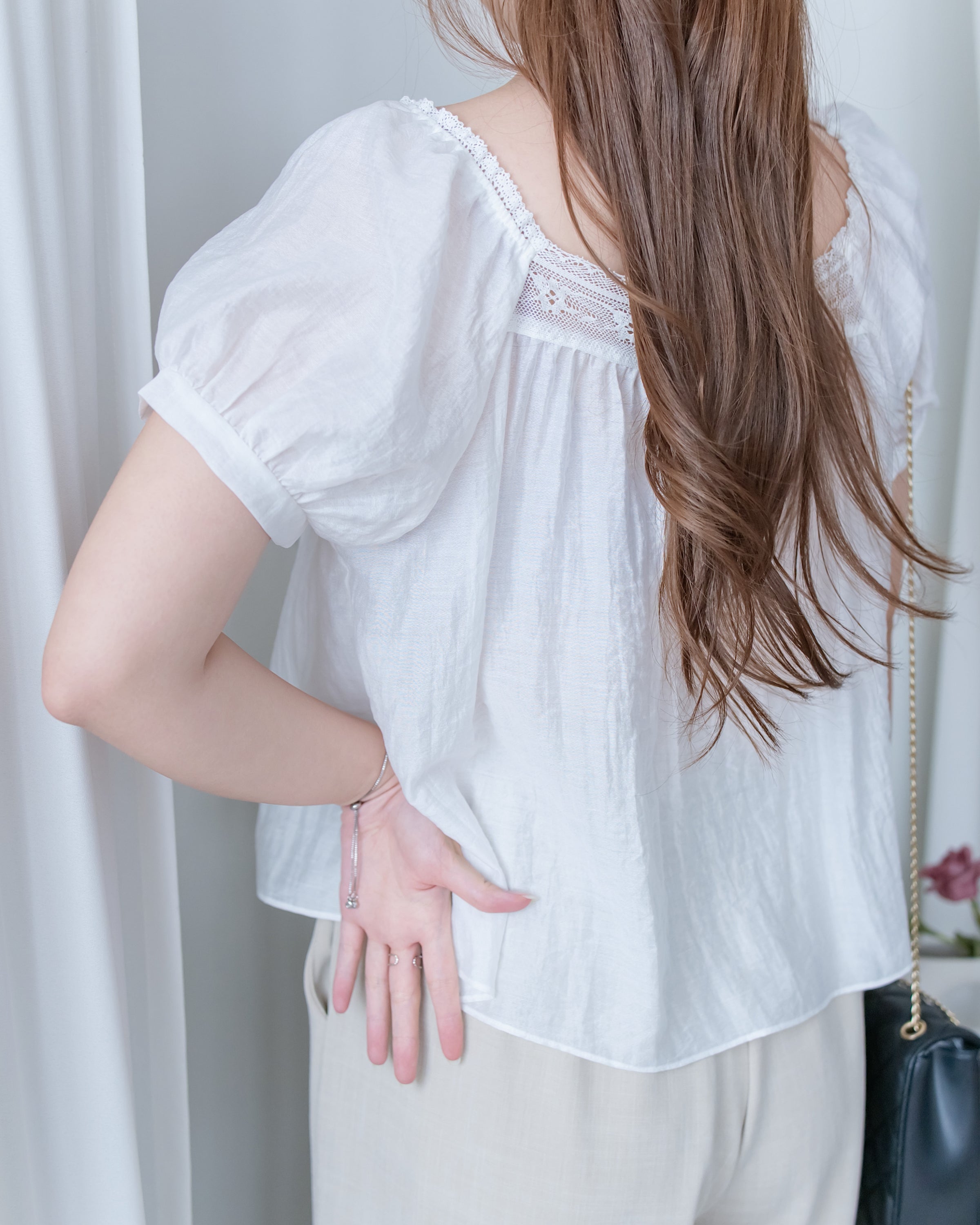 Lace Square Blouse 法式蕾絲方領裙擺上衣/BU9148